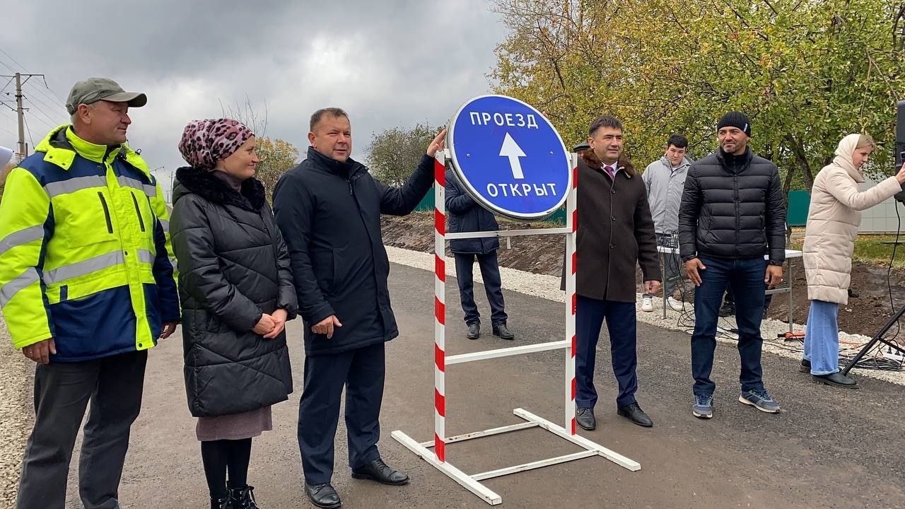 В Кукморе на улице Железнодорожная открыли участок дороги