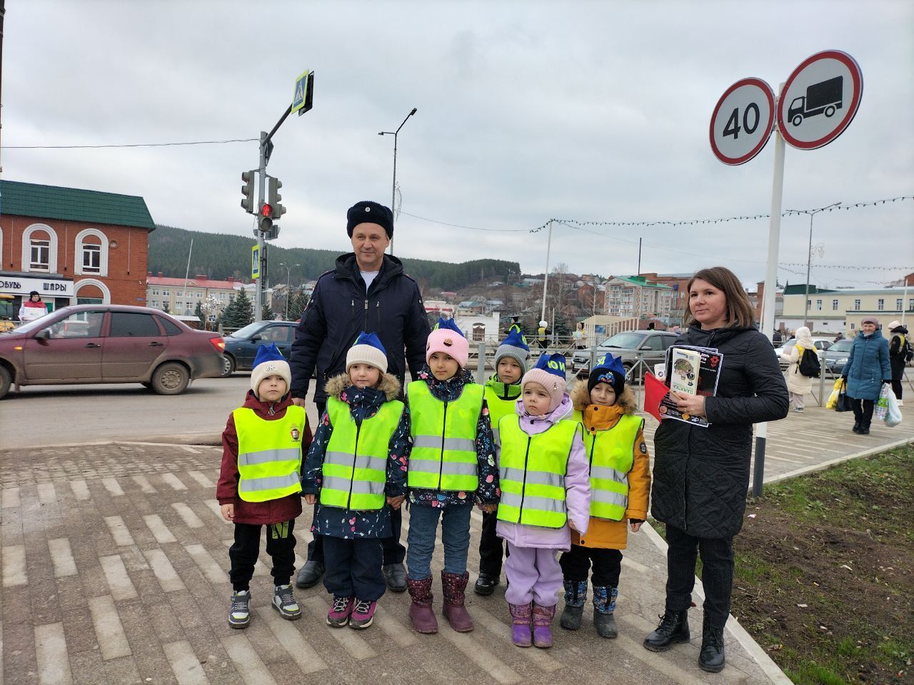 В Кукморе провели акцию по БДД, посвященную Всемирному дню памяти жертв ДТП