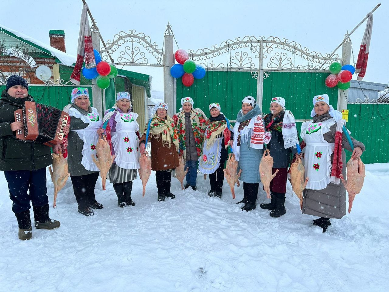 Байлангар авылында Мөслимә Әшрәпҗановалар хуҗалыгында Каз өмәсе булды