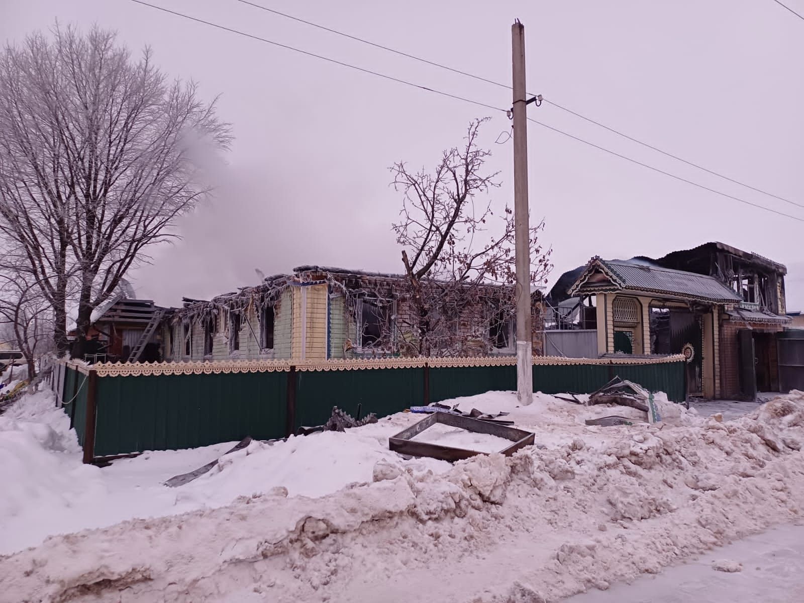 Стали известны подробности крупного пожара в Кукморе, на котором погибла пожилая женщина