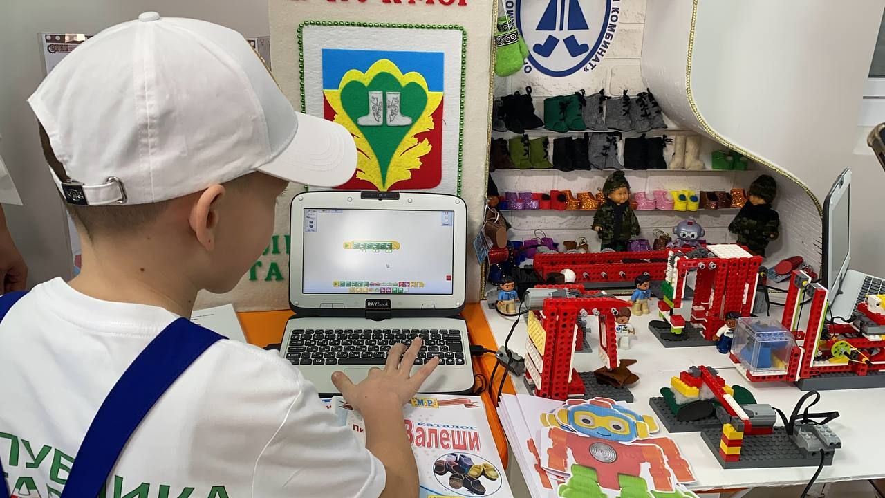В Кукморе открыли центр «IT-Кукмор»