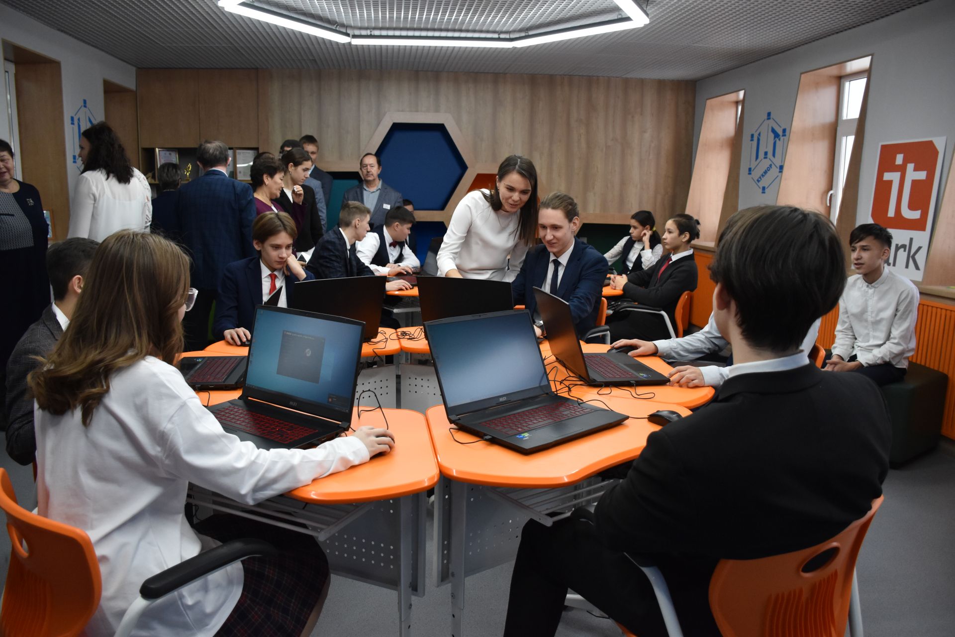 В Кукморе открыли центр «IT-Кукмор»
