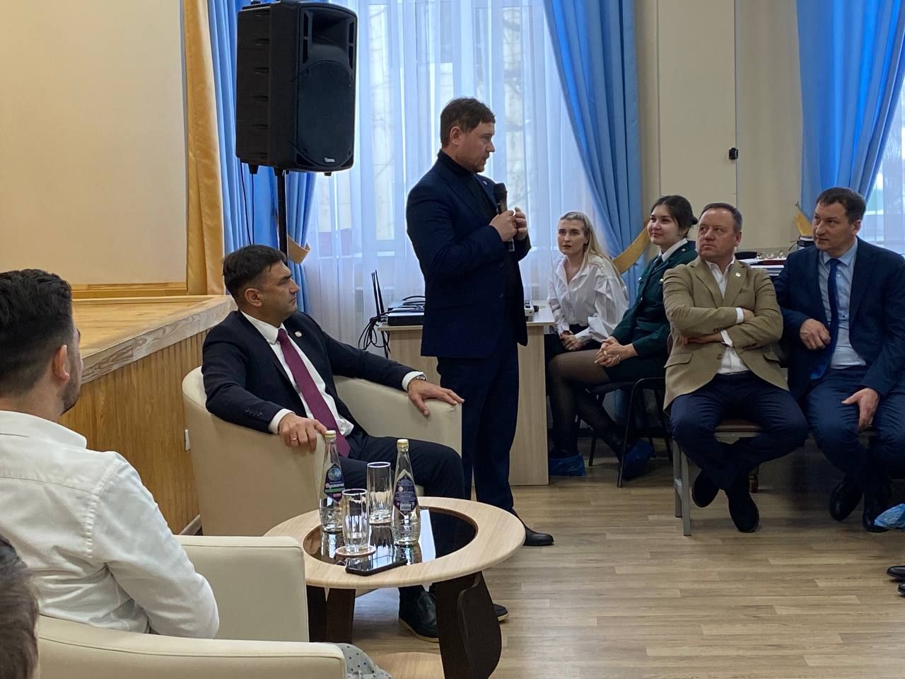 Кукмара районы башлыгы яшьләр белән очрашты