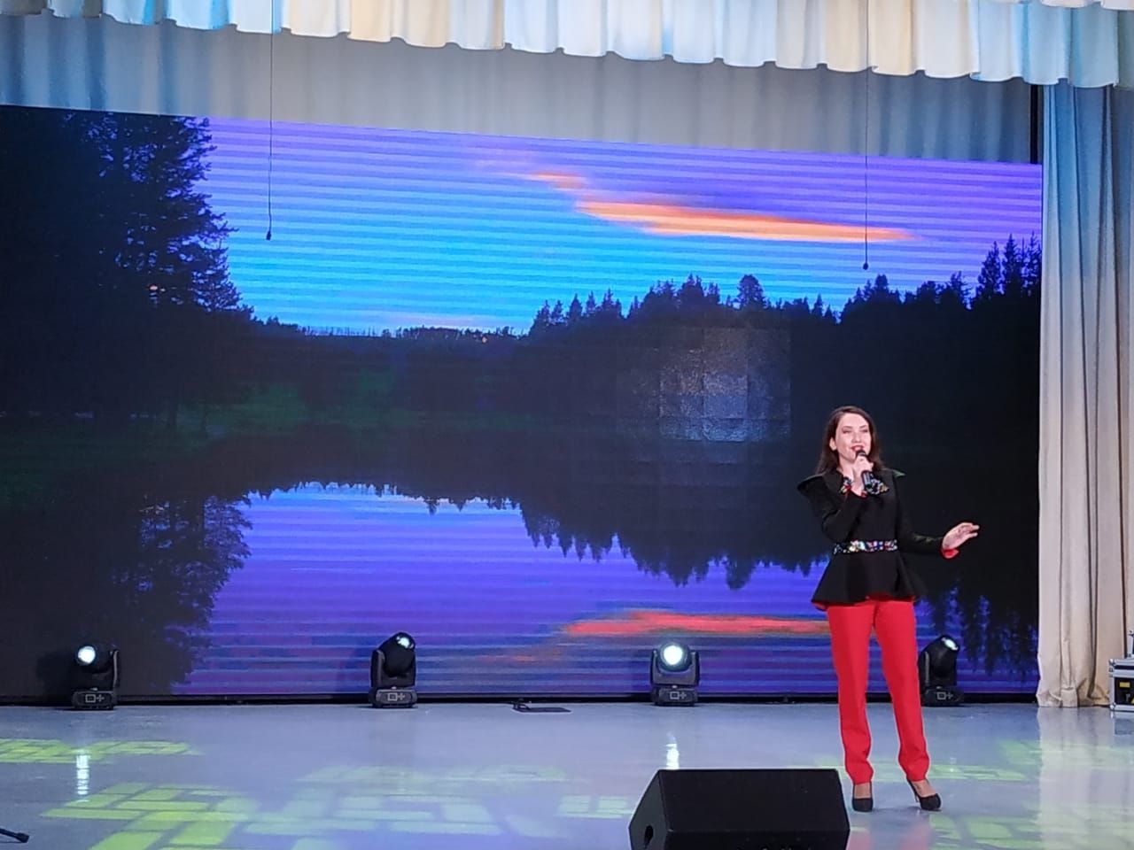 В Кукморе состоялся тематический концерт, посвященный Дню космонавтики