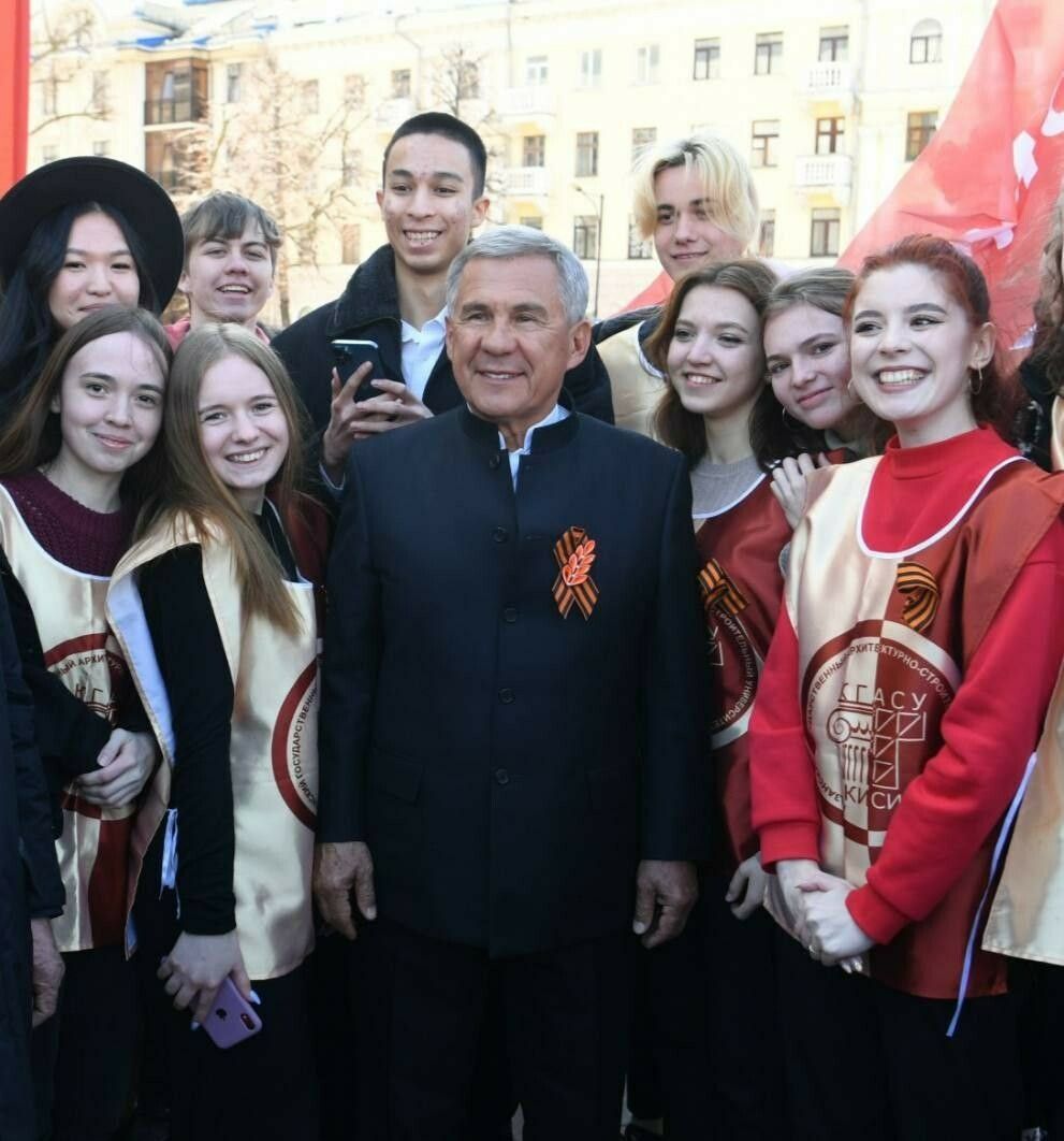 Рустам Минниханов призвал татарстанцев присоединиться к акции «Георгиевская ленточка»