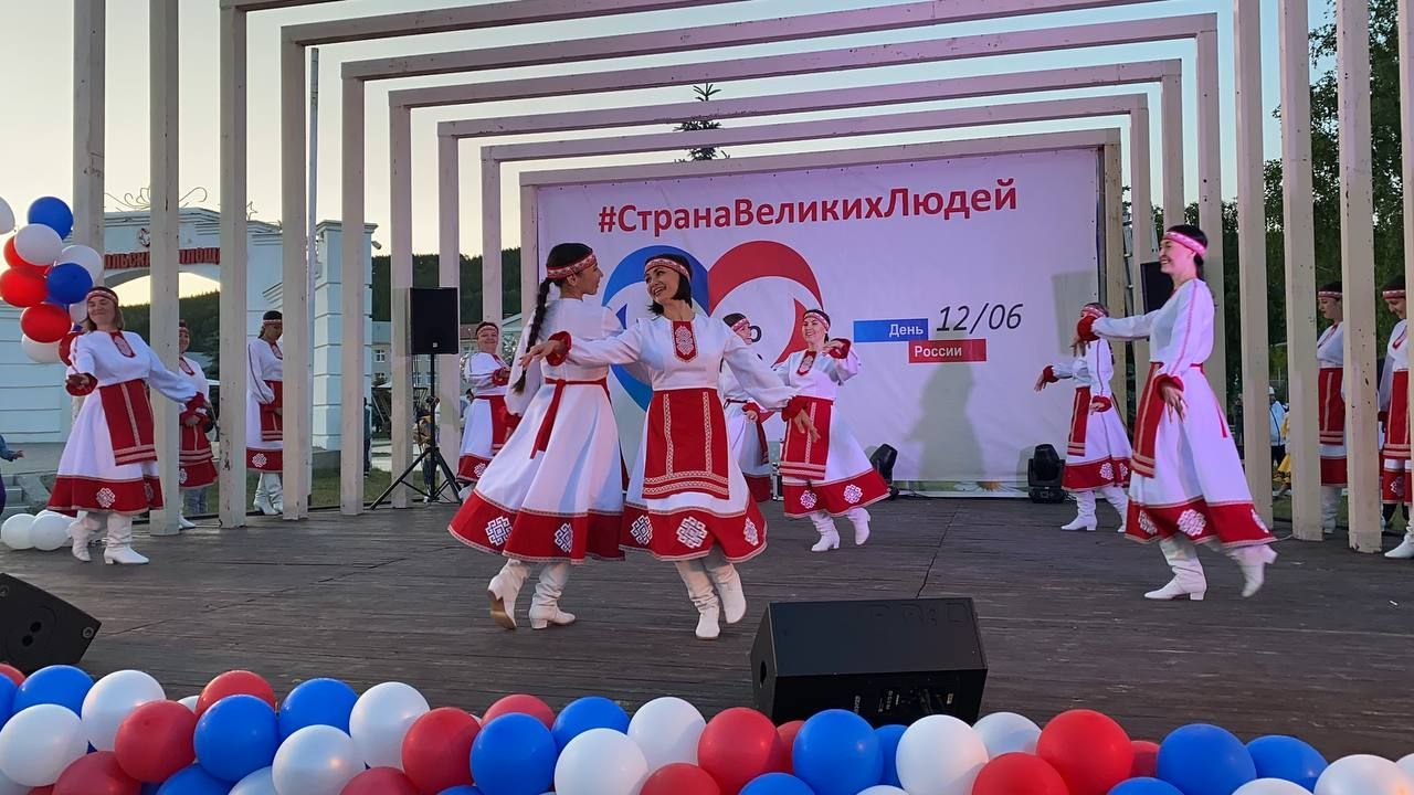 Кукмарада Россия көне билгеләп үтелде