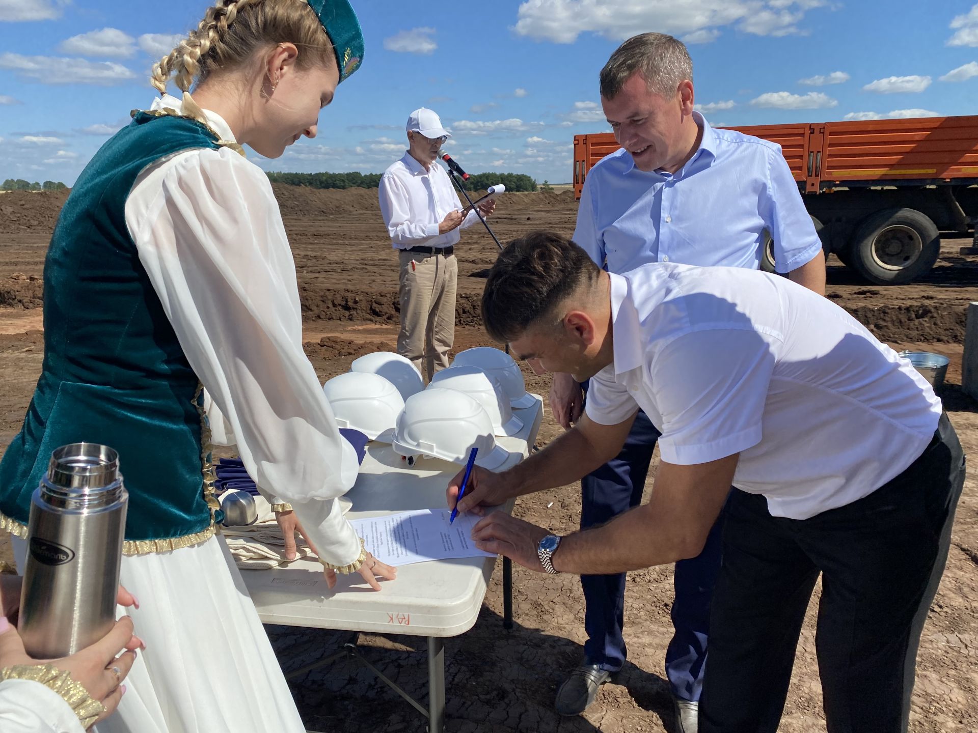 Марат Зяббаров ознакомился с ходом уборки урожая в Кукморском районе