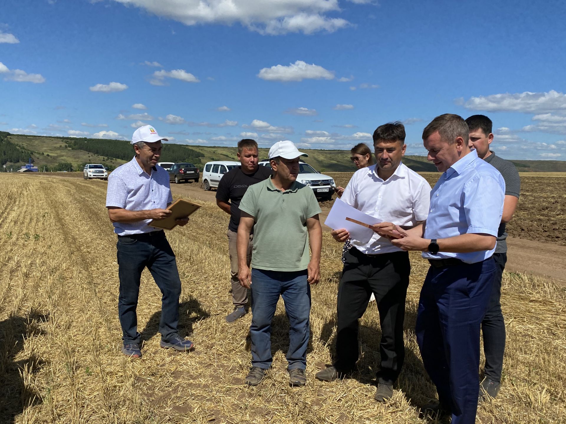 Марат Зяббаров ознакомился с ходом уборки урожая в Кукморском районе