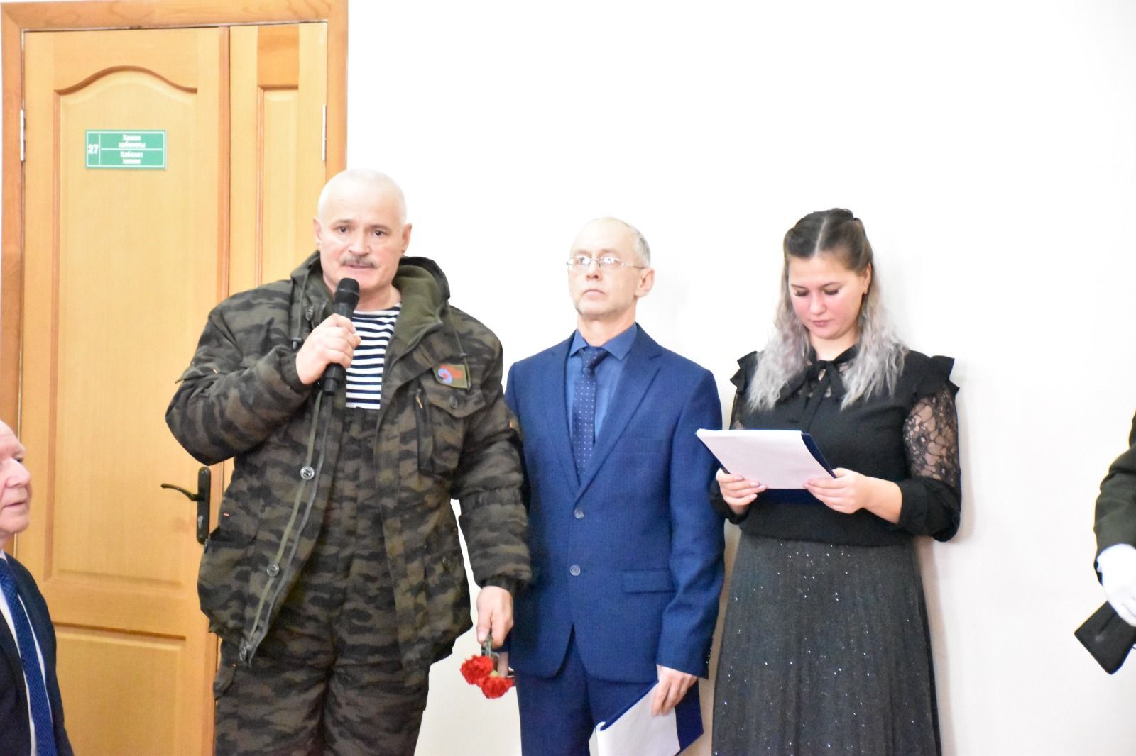 В Кукморской гимназии №1 установили мемориальную доску памяти Ильназа Гайфиева, погибшего в СВО