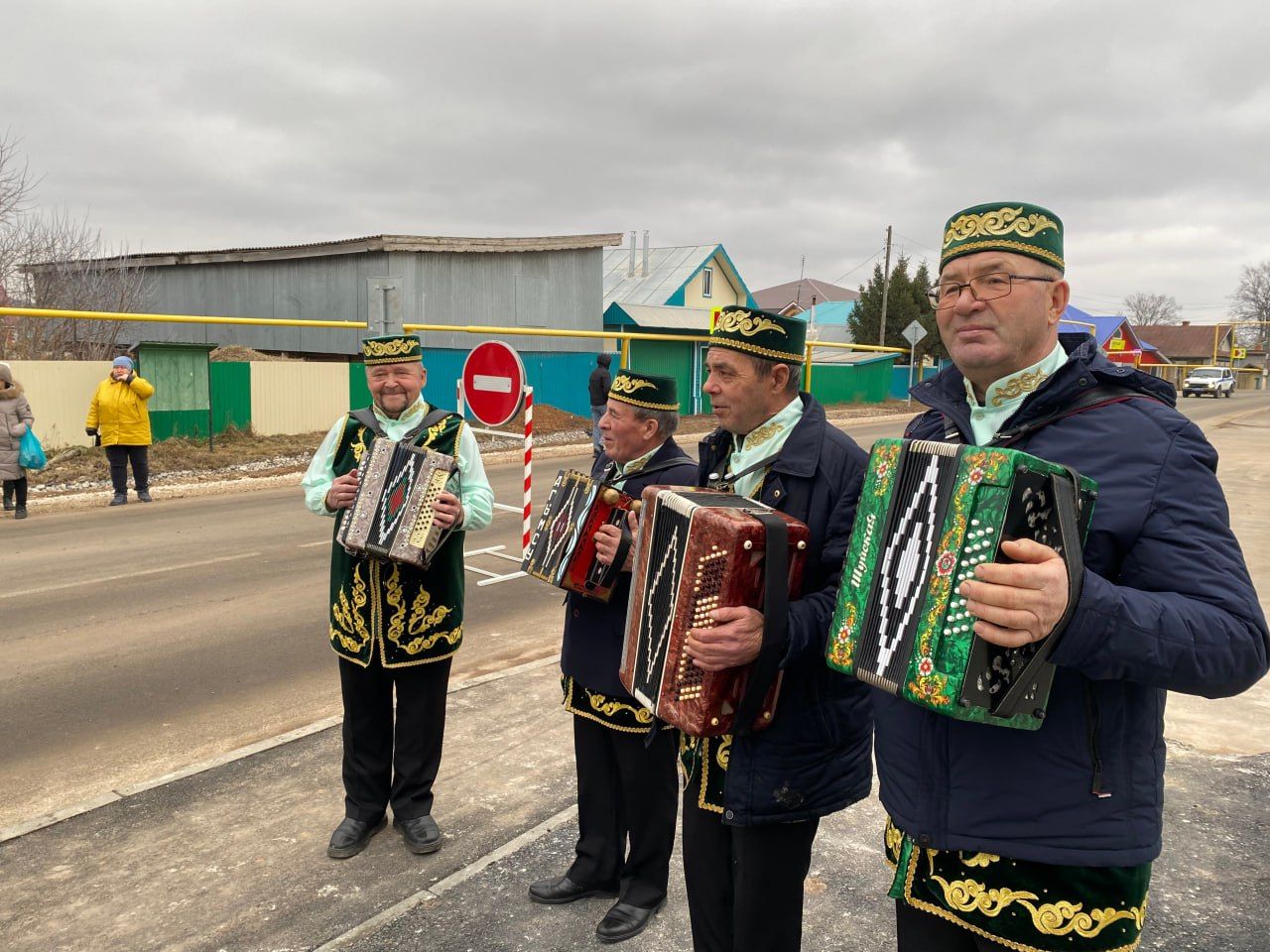 В двух селах Кукморского района торжественно открыли дороги