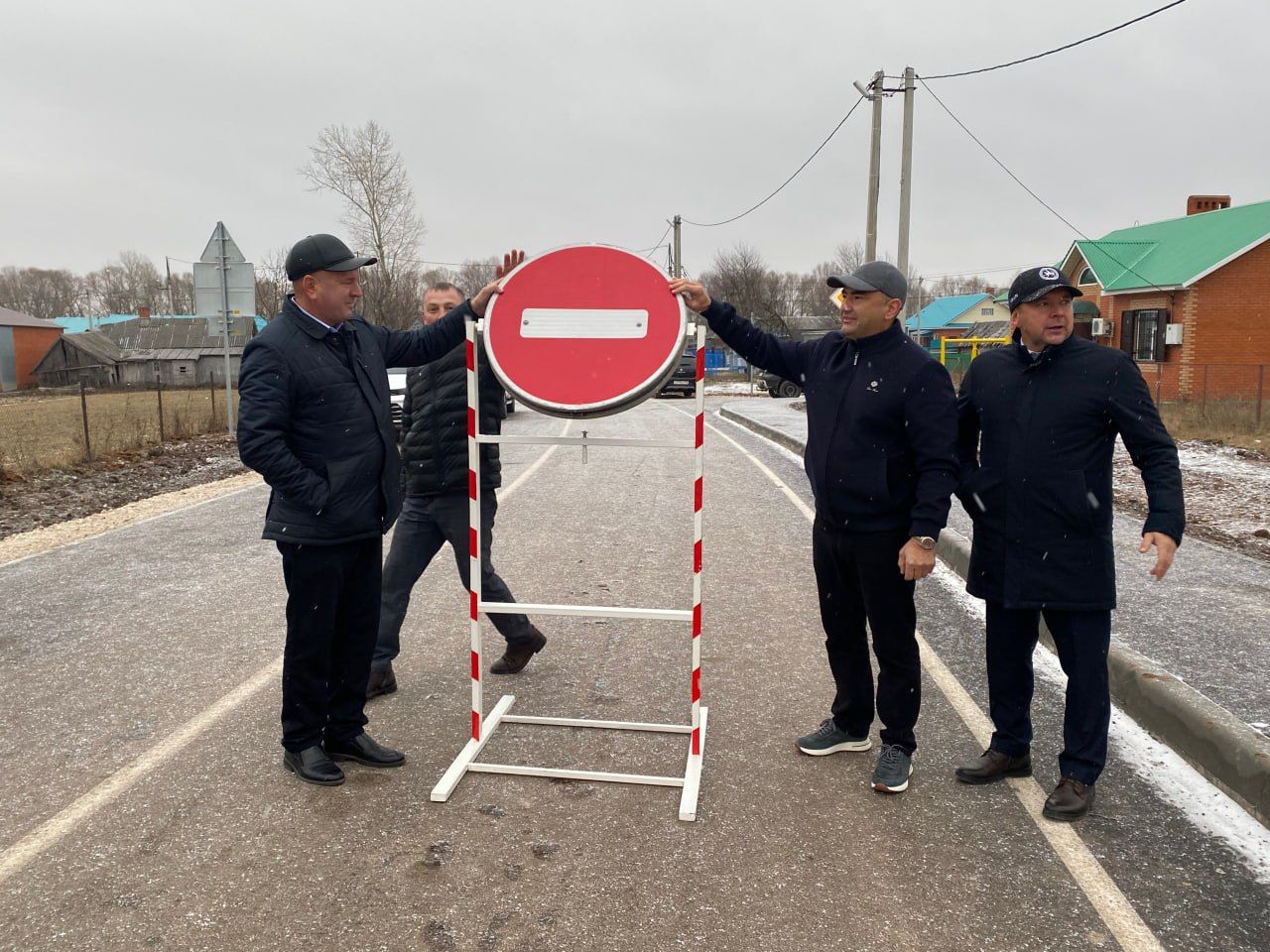 В двух селах Кукморского района торжественно открыли дороги