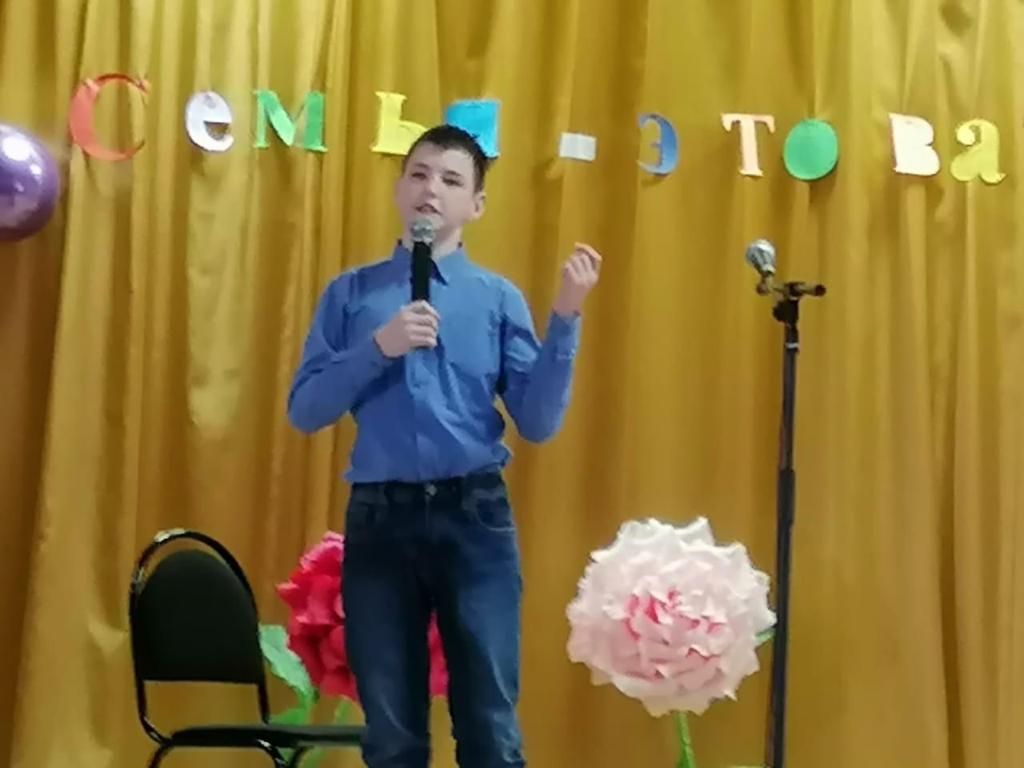 В Починок-Сутерском сельском клубе организовали концерт для замещающих семей района «Семья — это важно!»