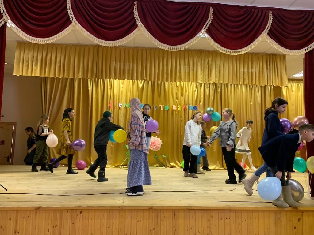 В Починок-Сутерском сельском клубе организовали концерт для замещающих семей района «Семья — это важно!»