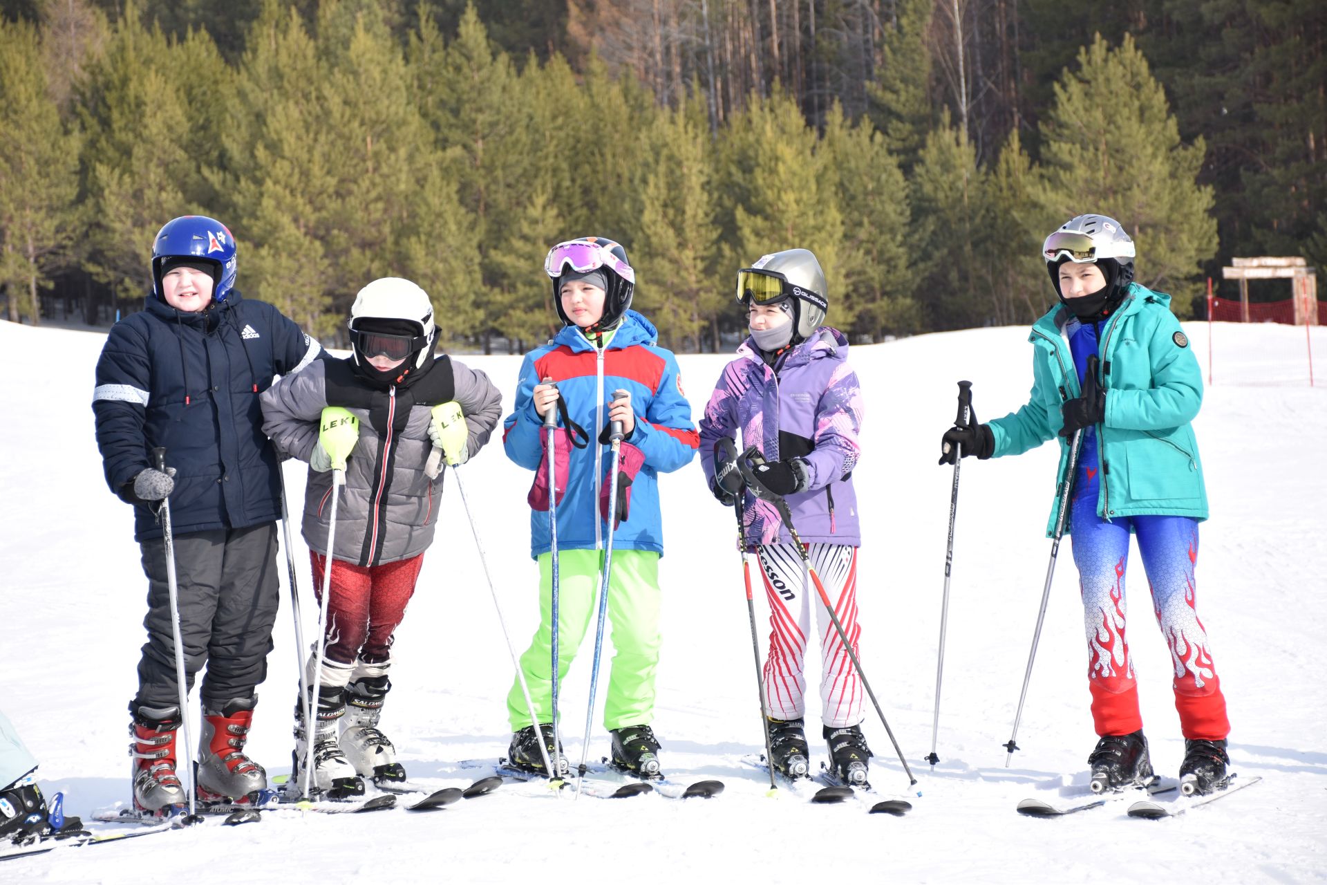 В Кукморе на соревнования по горнолыжному спорту и сноуборду памяти Александра Стрельникова съехались 80 детей из республики