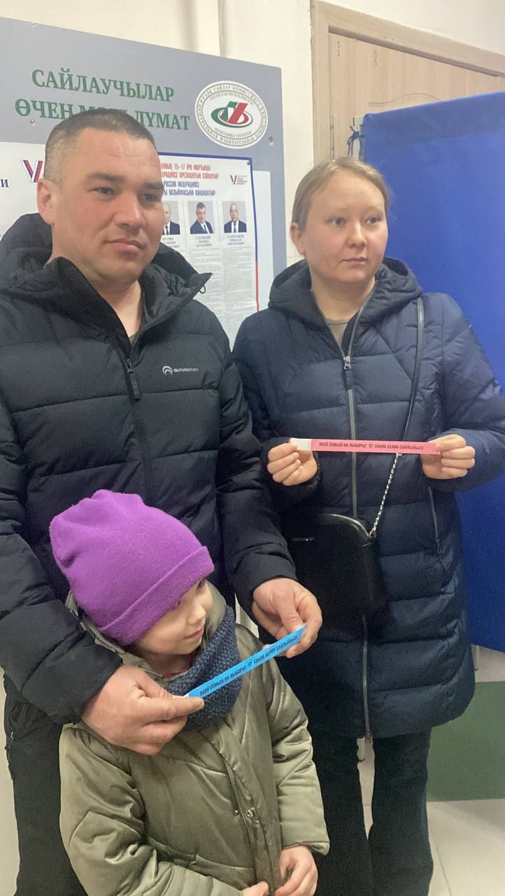 Глава Кукморского района Сергей Димитриев вместе с семьей принял участие в выборах