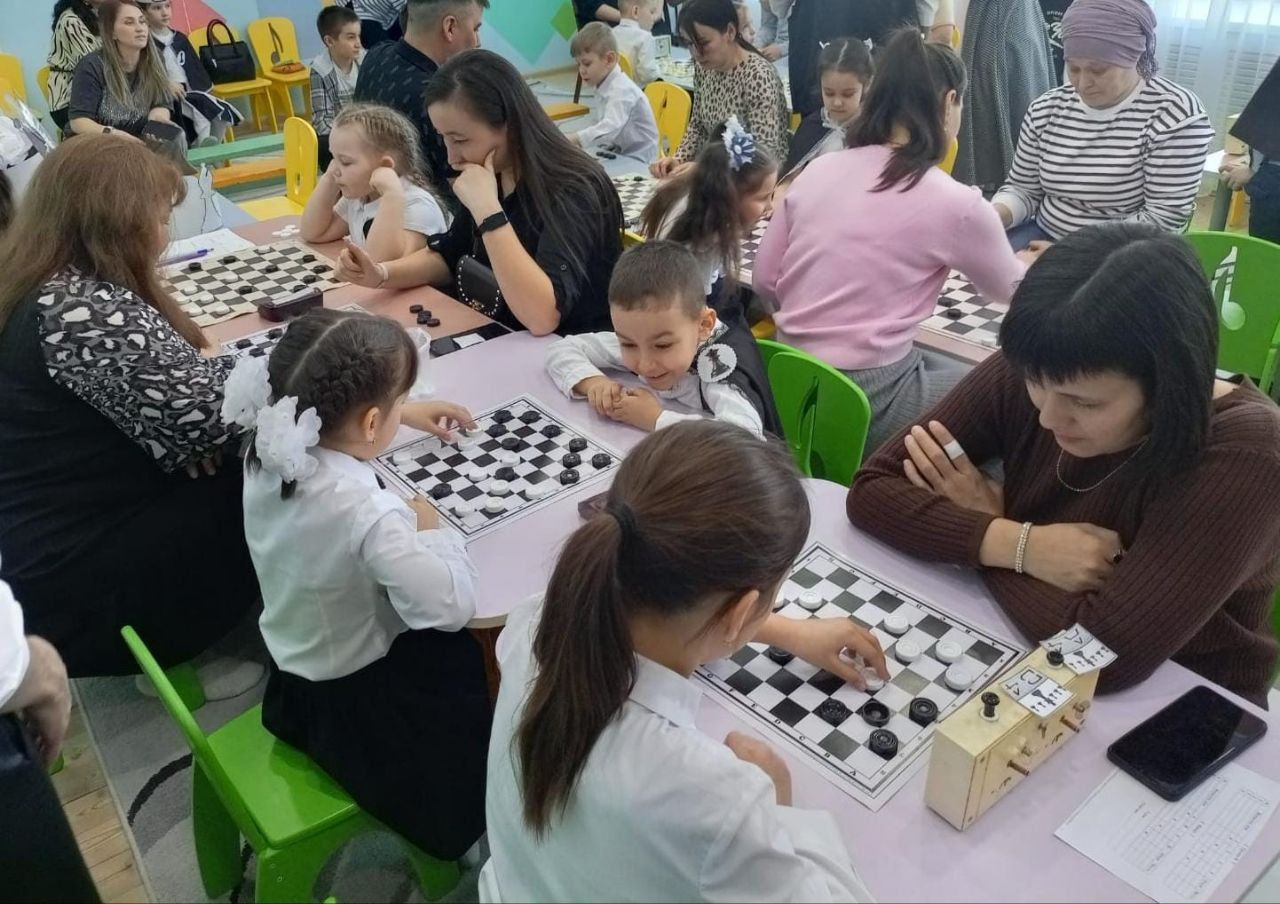 В детском саду  «Радуга»  прошел семейный шахматный фестиваль «Золотая пешка»