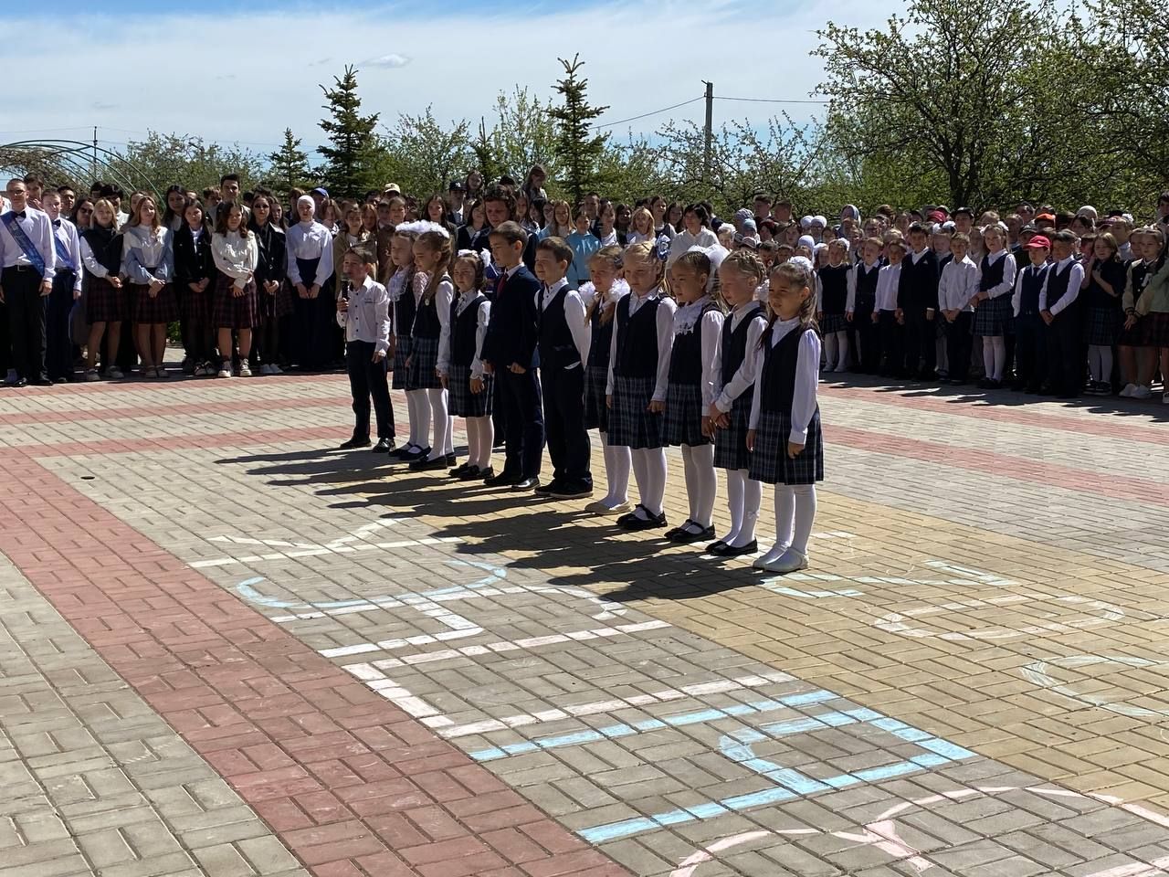 Для выпускников Кукморской средней школы № 4 прозвенел последний звонок