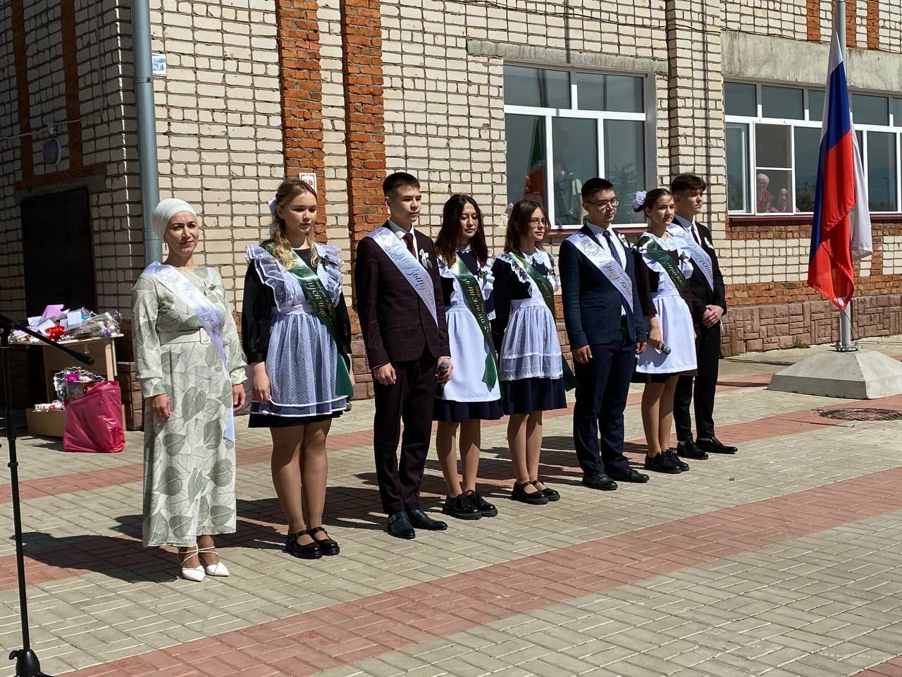 Для выпускников Кукморской средней школы № 4 прозвенел последний звонок