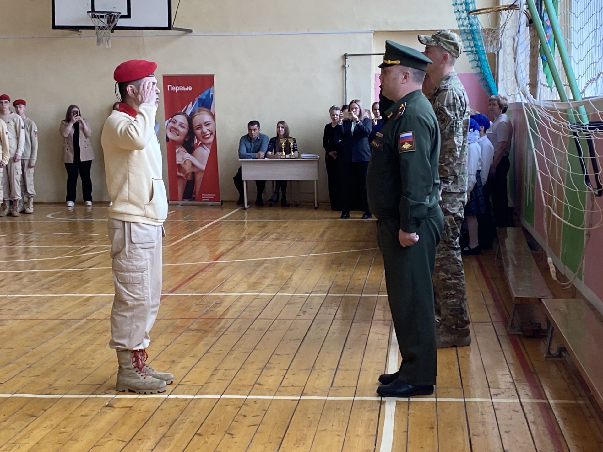 В Кукморе более 200 учеников состязались в военно-патриотической игре «Зарница»