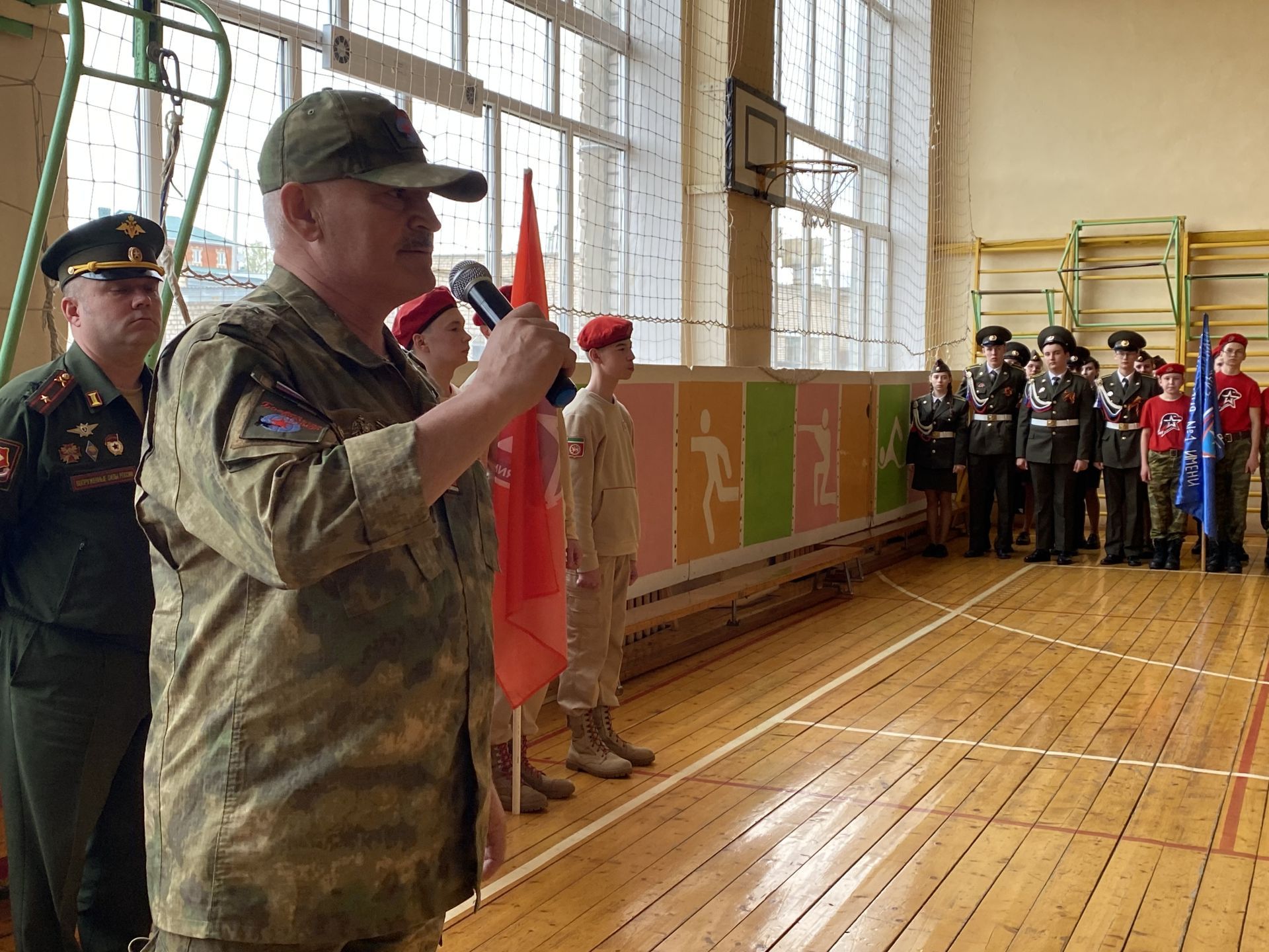 В Кукморе более 200 учеников состязались в военно-патриотической игре «Зарница»