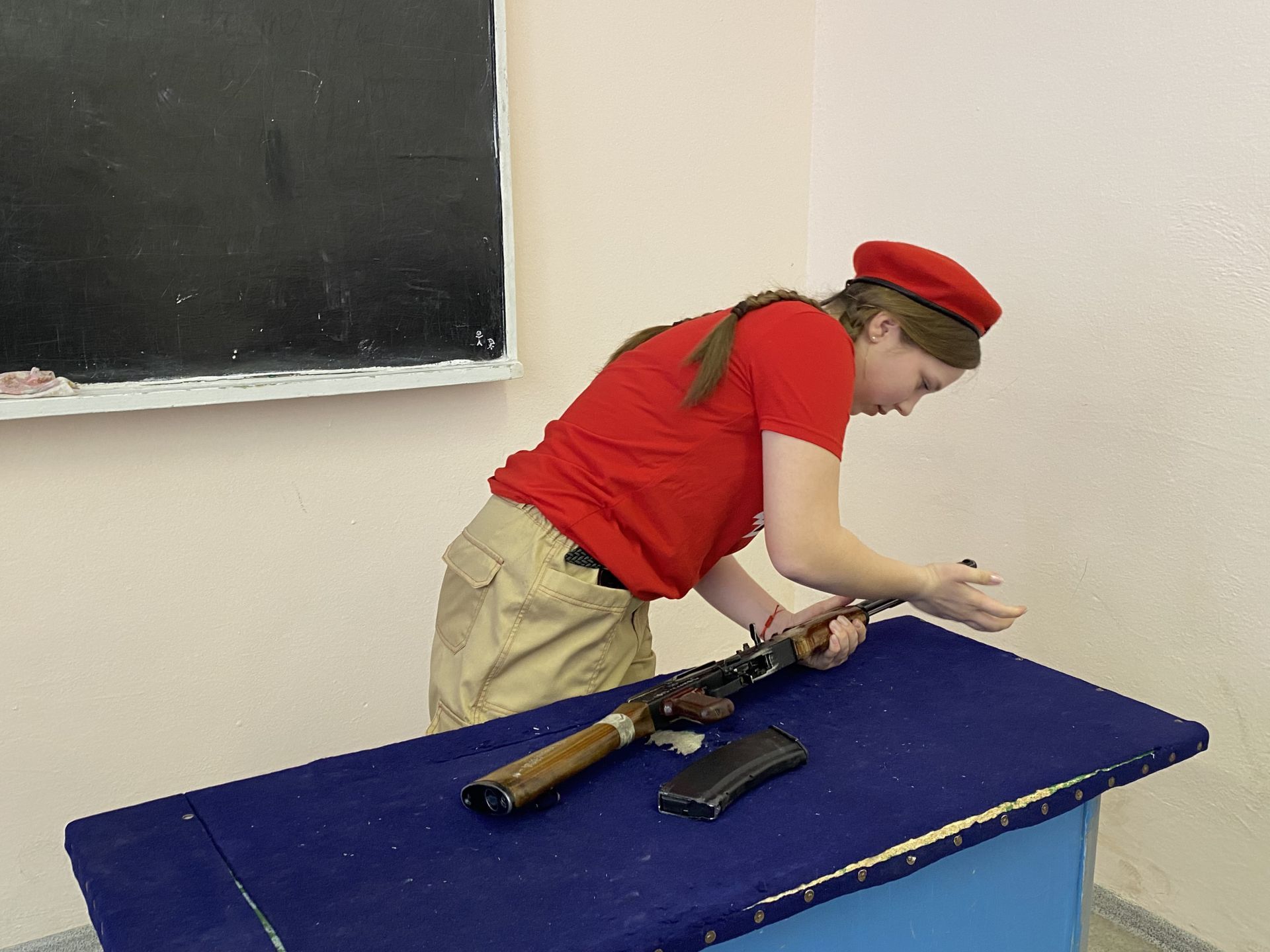 В Кукморе более 200 учеников состязались в военно-патриотической игре «Зарница»