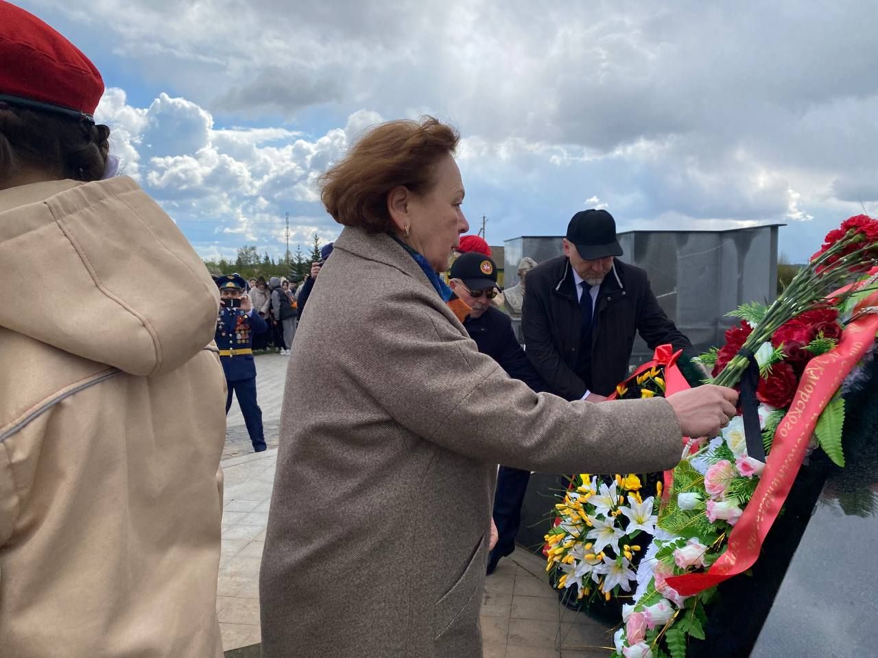 В Парке Победы Кукмора возложили цветы и венки к Вечному огню