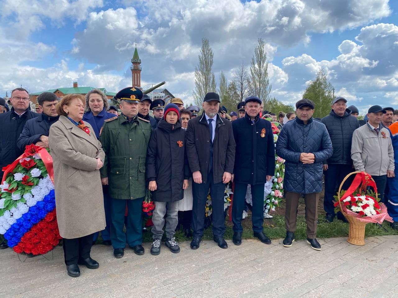 В Парке Победы Кукмора возложили цветы и венки к Вечному огню