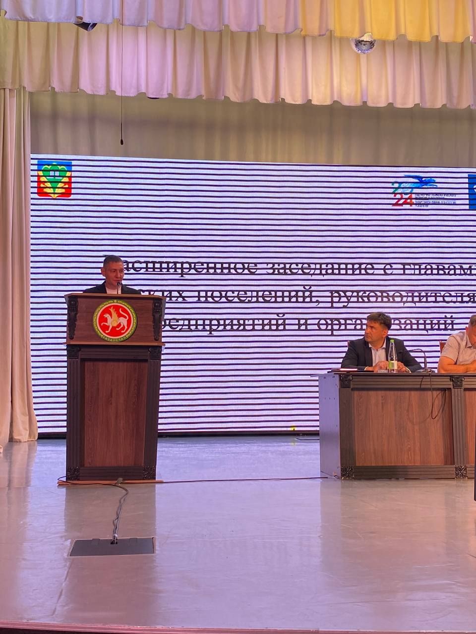 В Кукморе наградили общественников за помощь участникам СВО