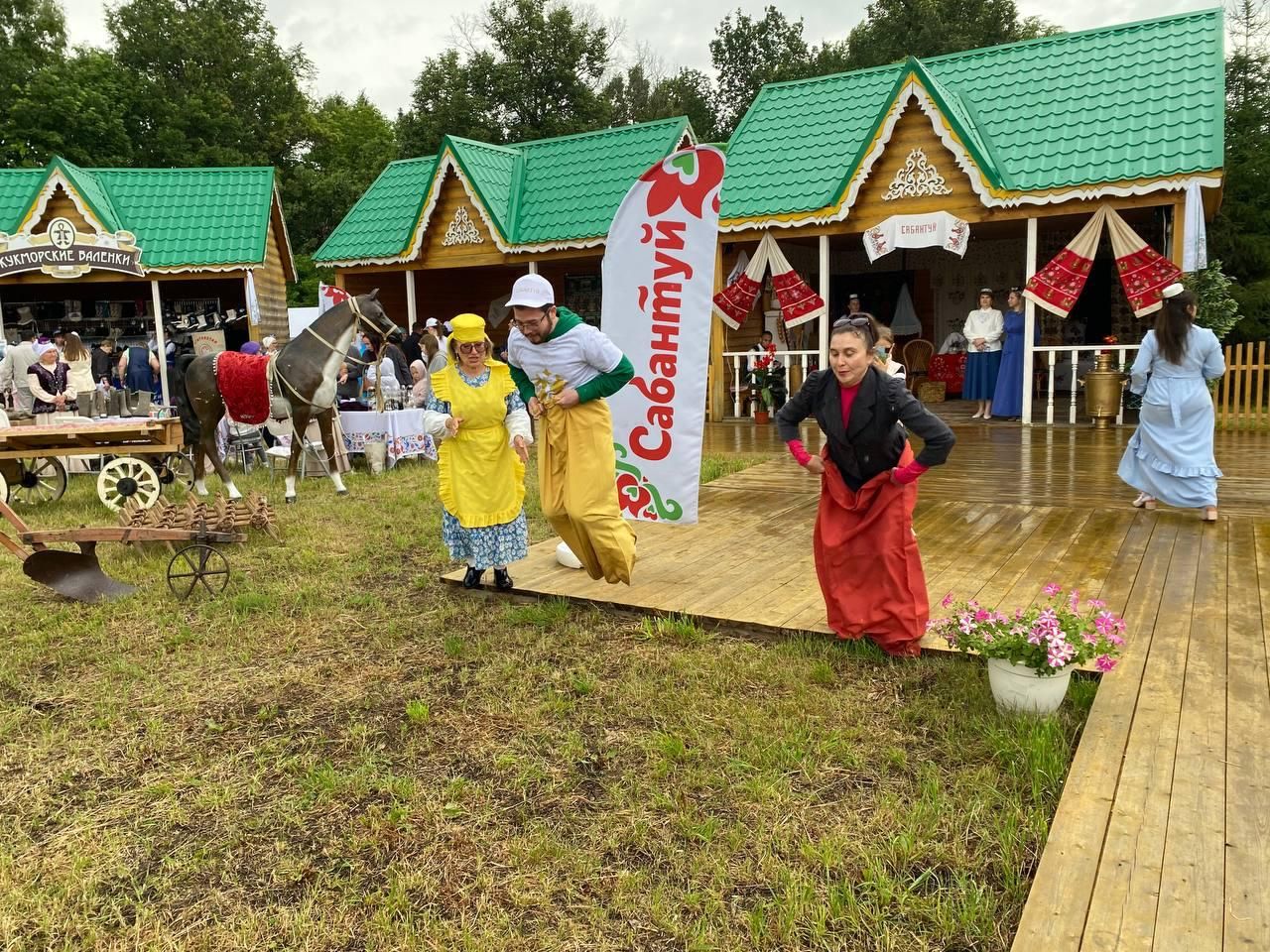 Кукморяне представили подворье на Сабантуе в Казани – фоторепортаж