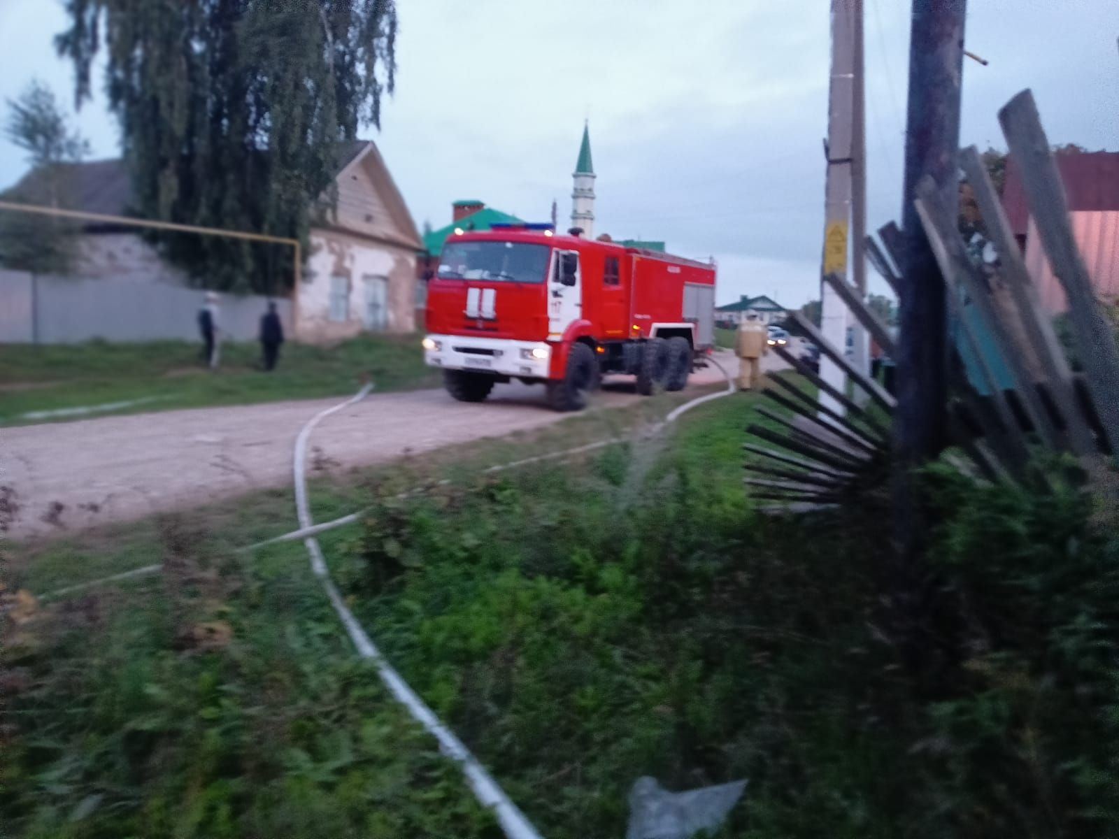 В Кукморском районе огонь уничтожил два хозяйства, погибло 7 голов КРС