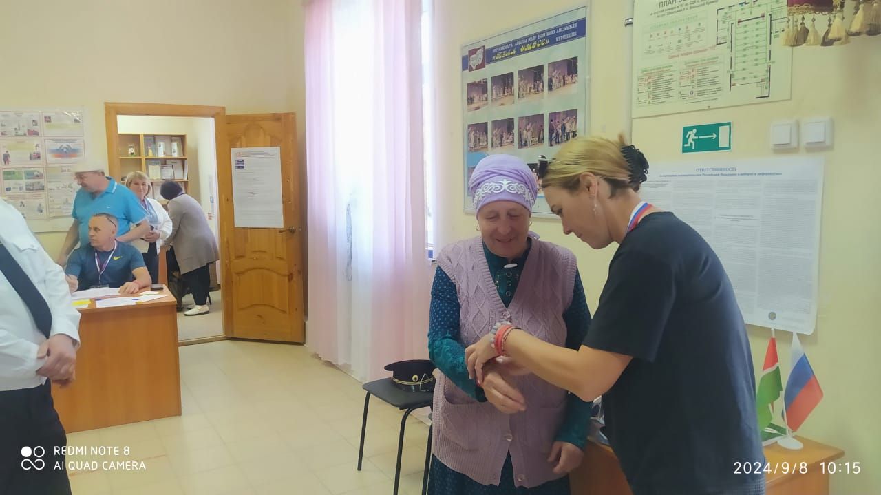 В Большом Кукморе избиратели приехали на выборы верхом на лошадях