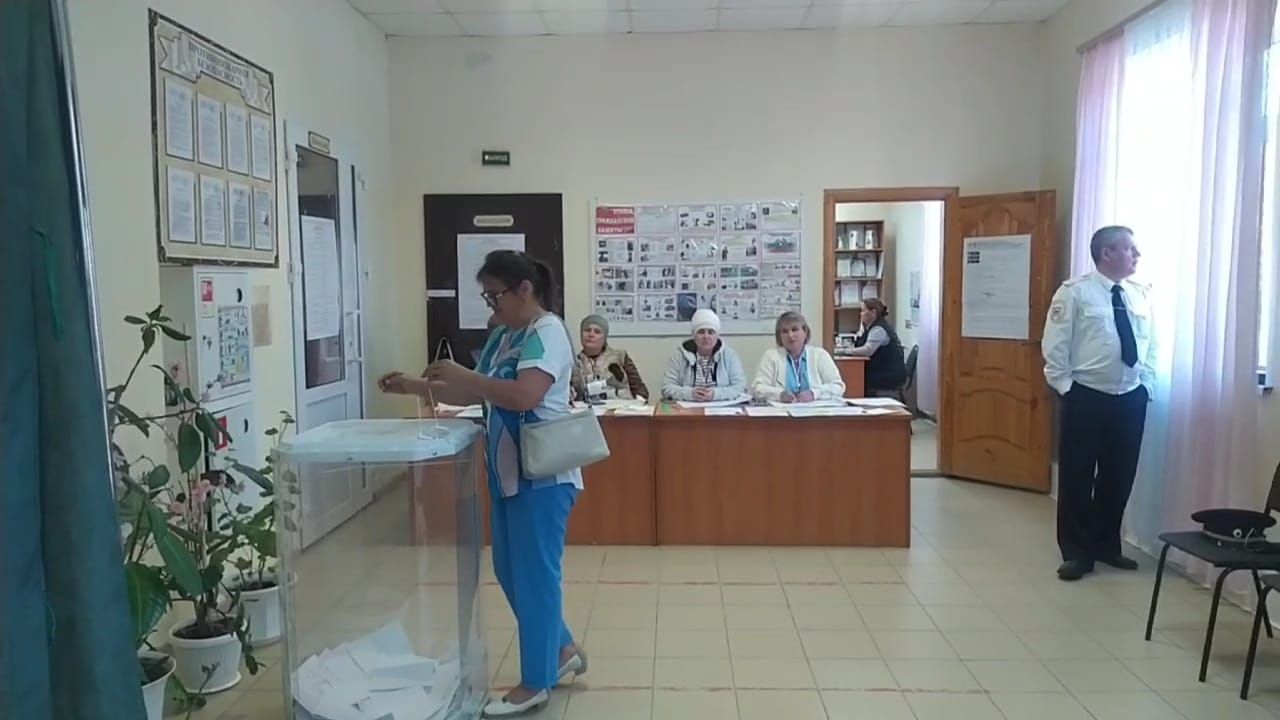 В Большом Кукморе избиратели приехали на выборы верхом на лошадях