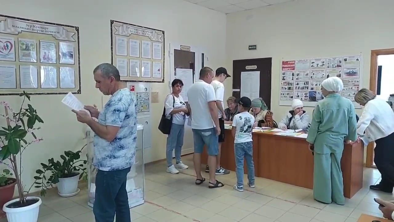 В Большом Кукморе избиратели приехали на выборы верхом на лошадях