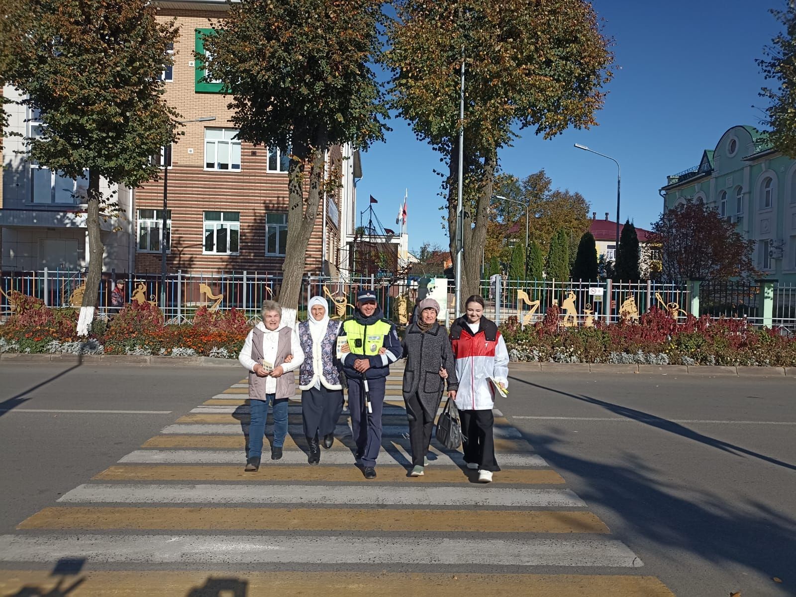 В Кукморе провели акцию «Пожилой пешеход — на безопасный переход»