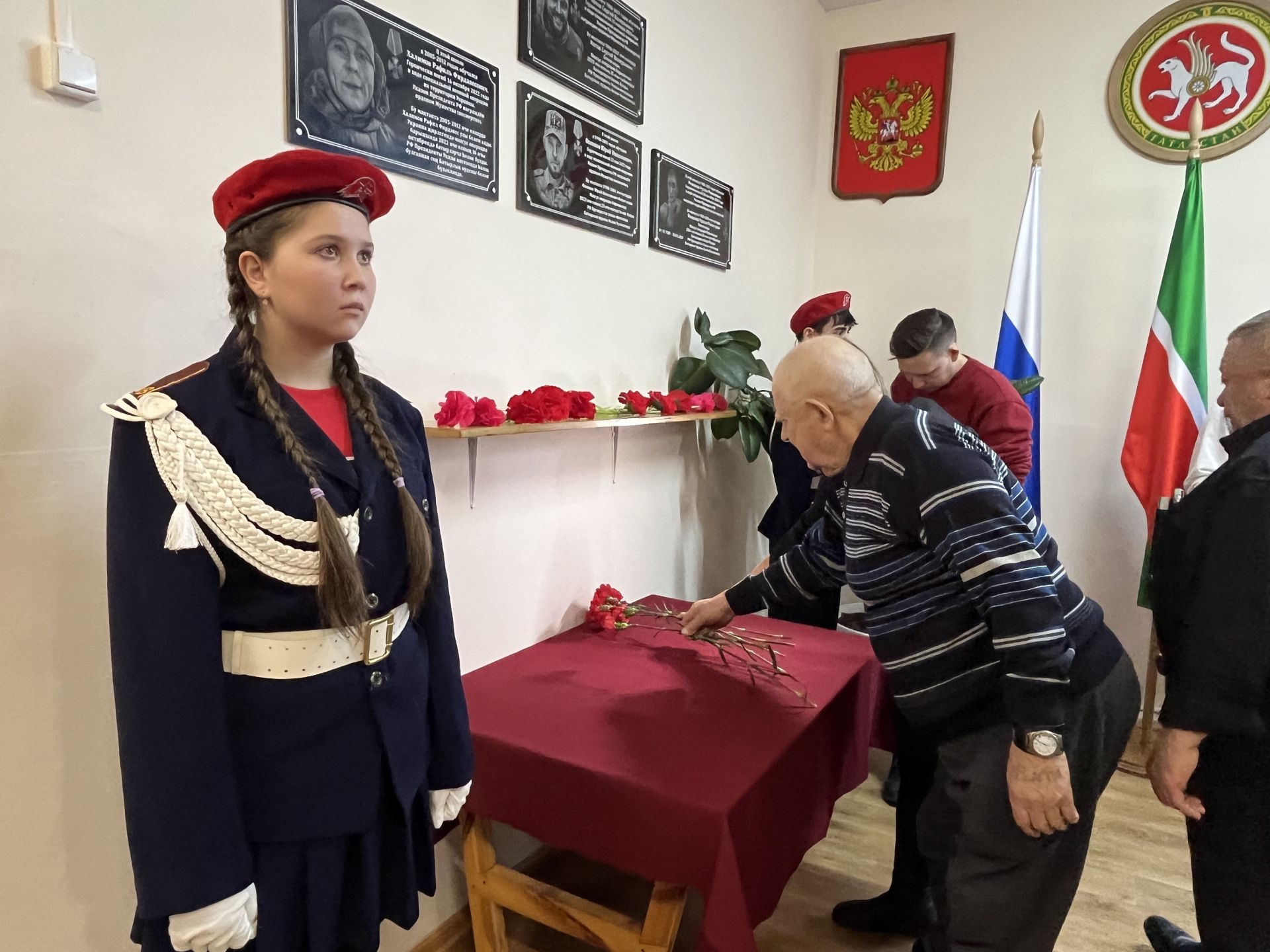 Кукмара районында мемориаль такталар ачылды, Җиңү паркында митинг узды