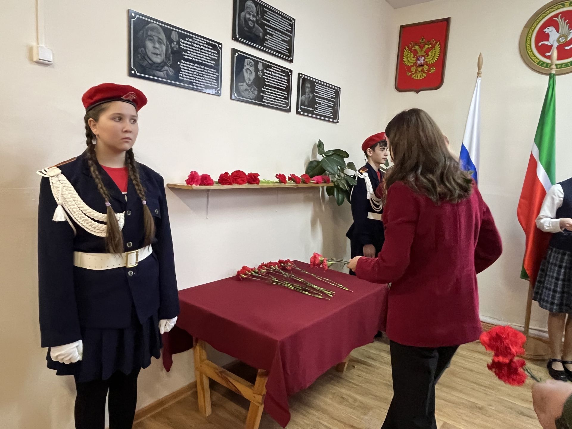 Кукмара районында мемориаль такталар ачылды, Җиңү паркында митинг узды