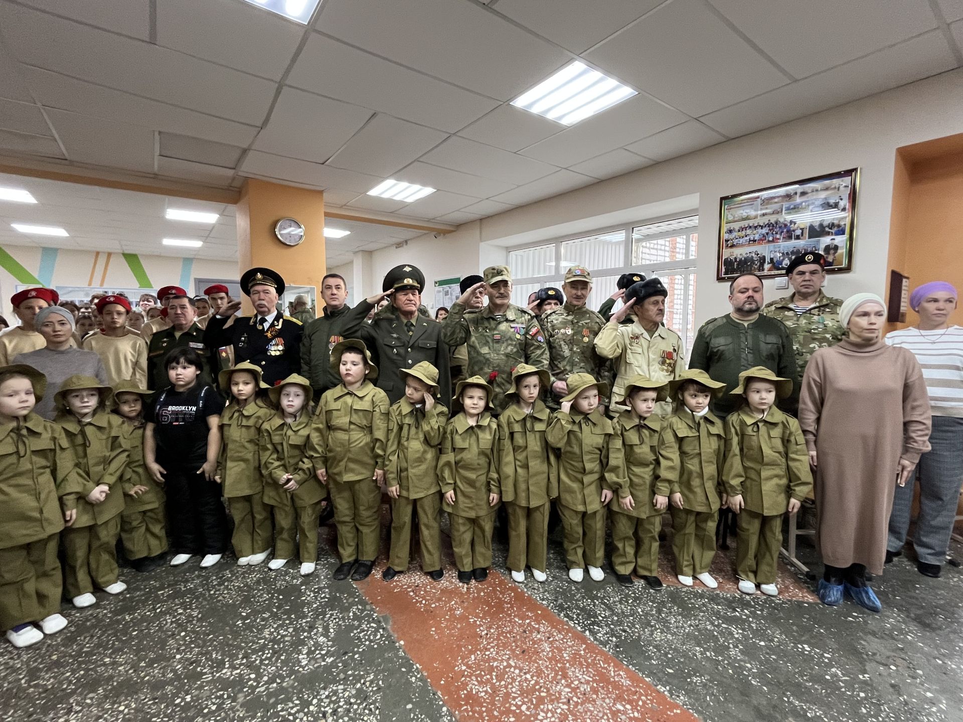 Кукмара районында мемориаль такталар ачылды, Җиңү паркында митинг узды