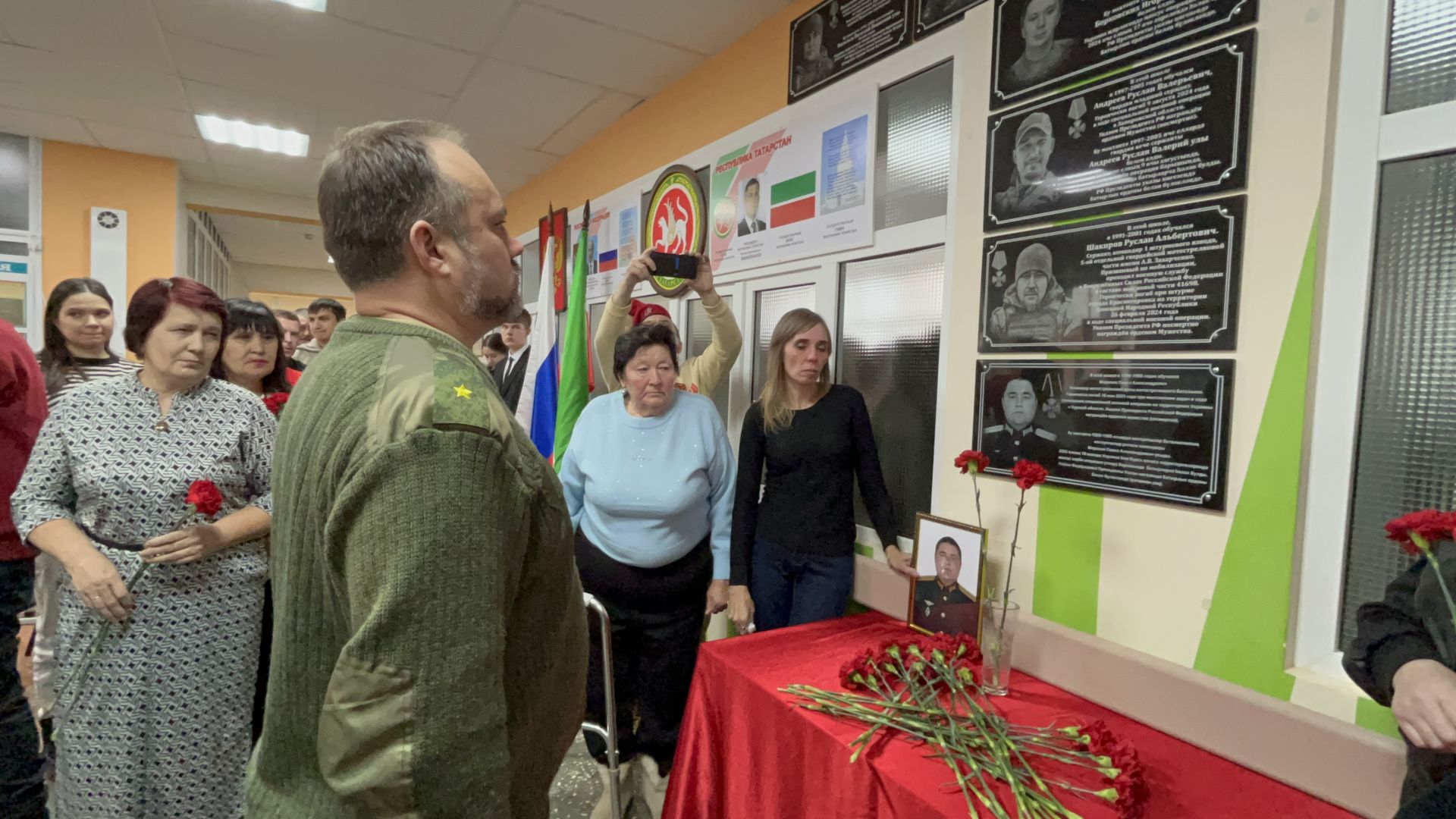 Кукмара районында мемориаль такталар ачылды, Җиңү паркында митинг узды