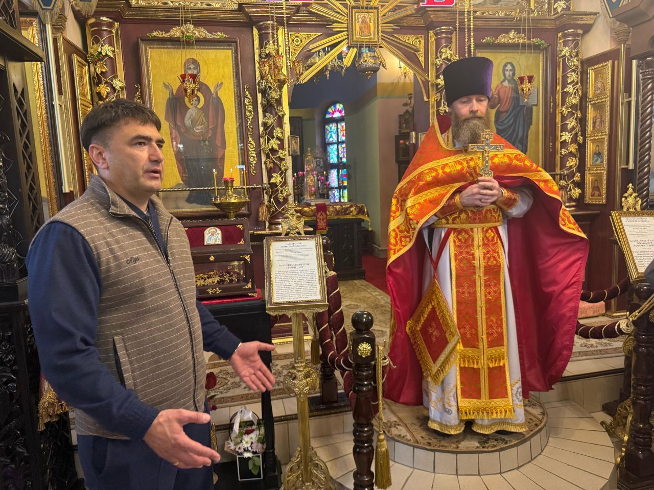 В Петропавловскую церковь Кукмора доставлен ковчег с частицами мощей святых апостолов Петра и Павла