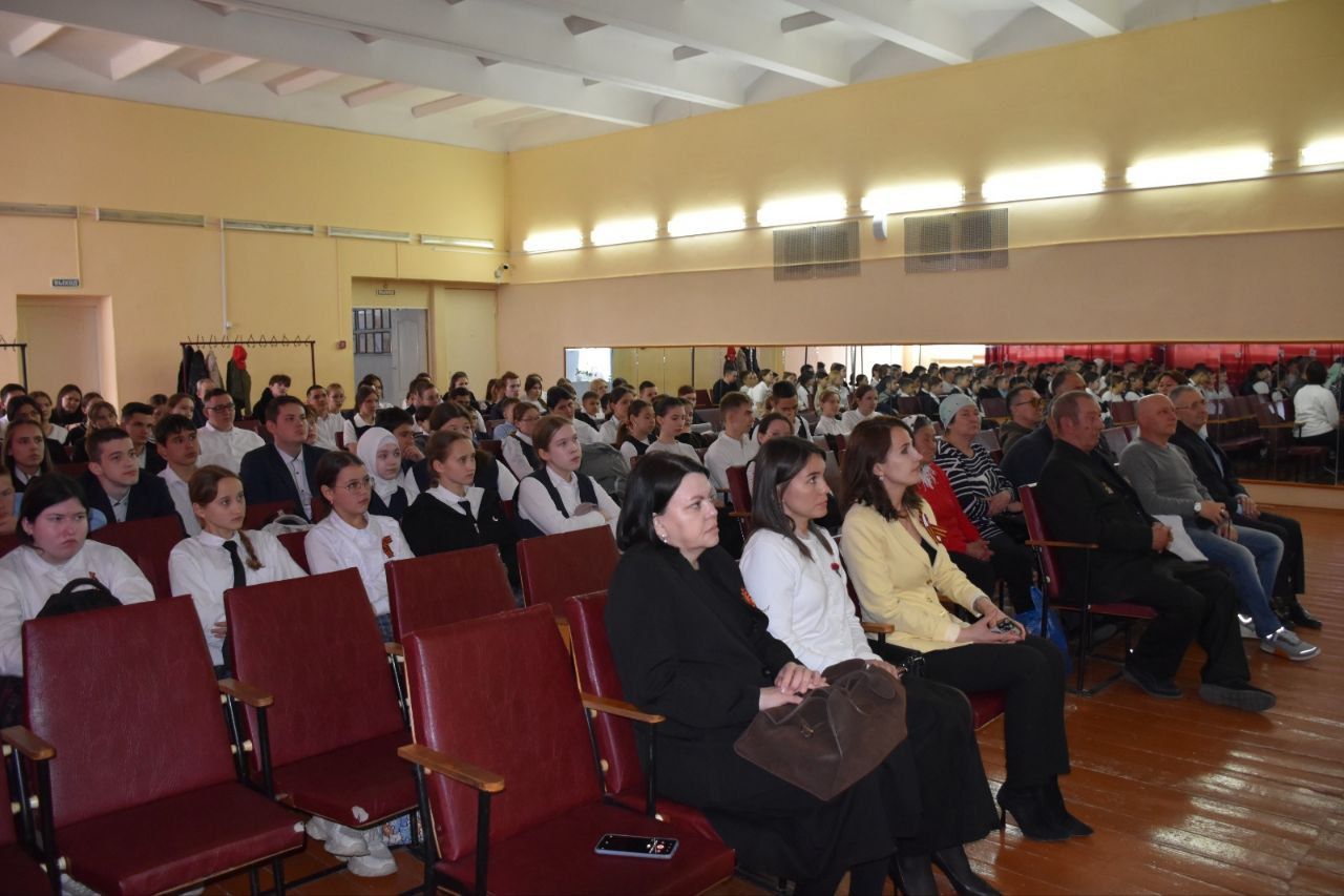 Кукмара 4нче урта мәктәбендә радиация һәлакәте корбаннарын искә алдылар