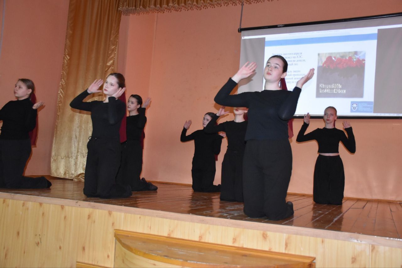 Кукмара 4нче урта мәктәбендә радиация һәлакәте корбаннарын искә алдылар