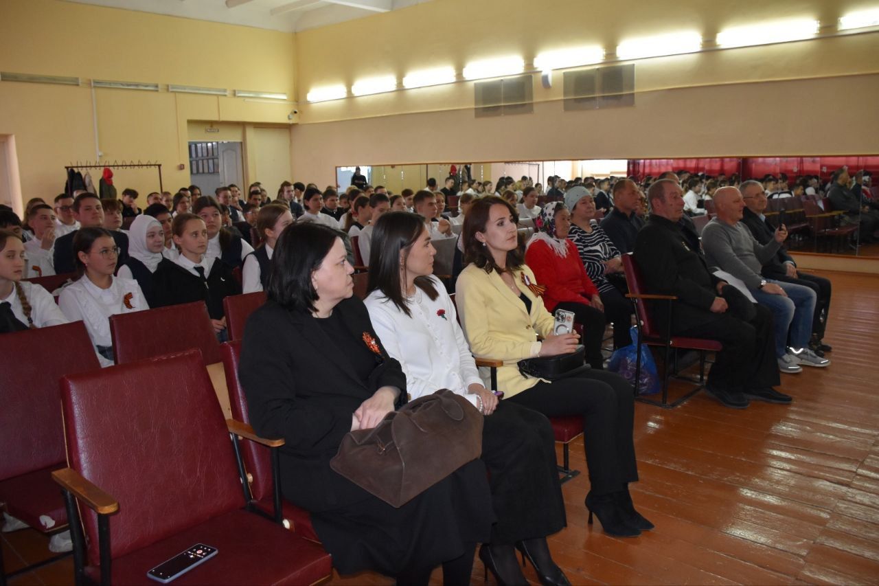 Кукмара 4нче урта мәктәбендә радиация һәлакәте корбаннарын искә алдылар
