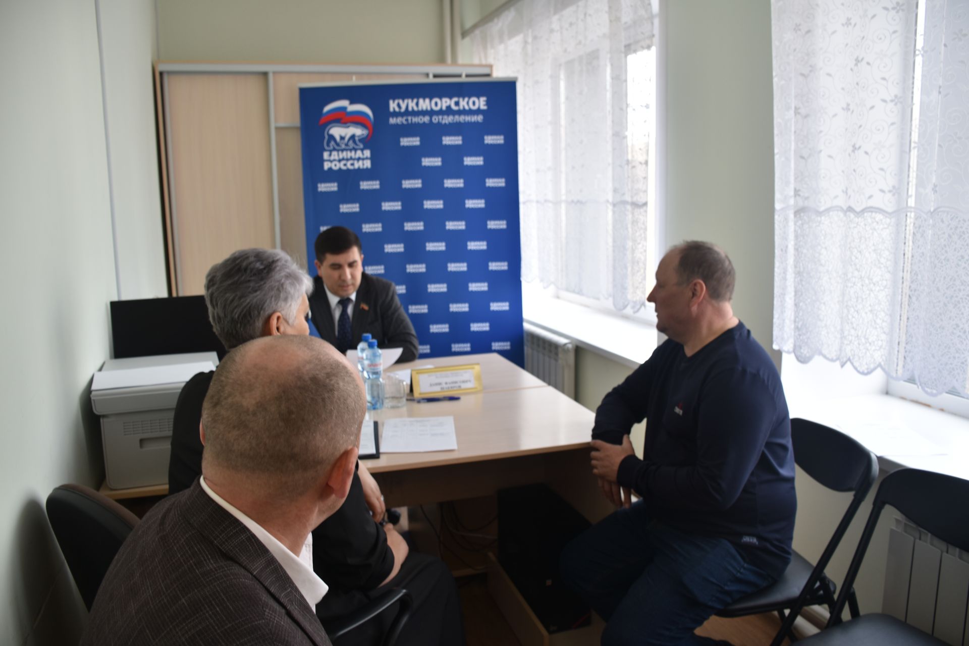 «Бердәм Россия» көне кысаларында Дәүләт Советы депутаты Данис Шакиров Кукмарада халыкны кабул итте