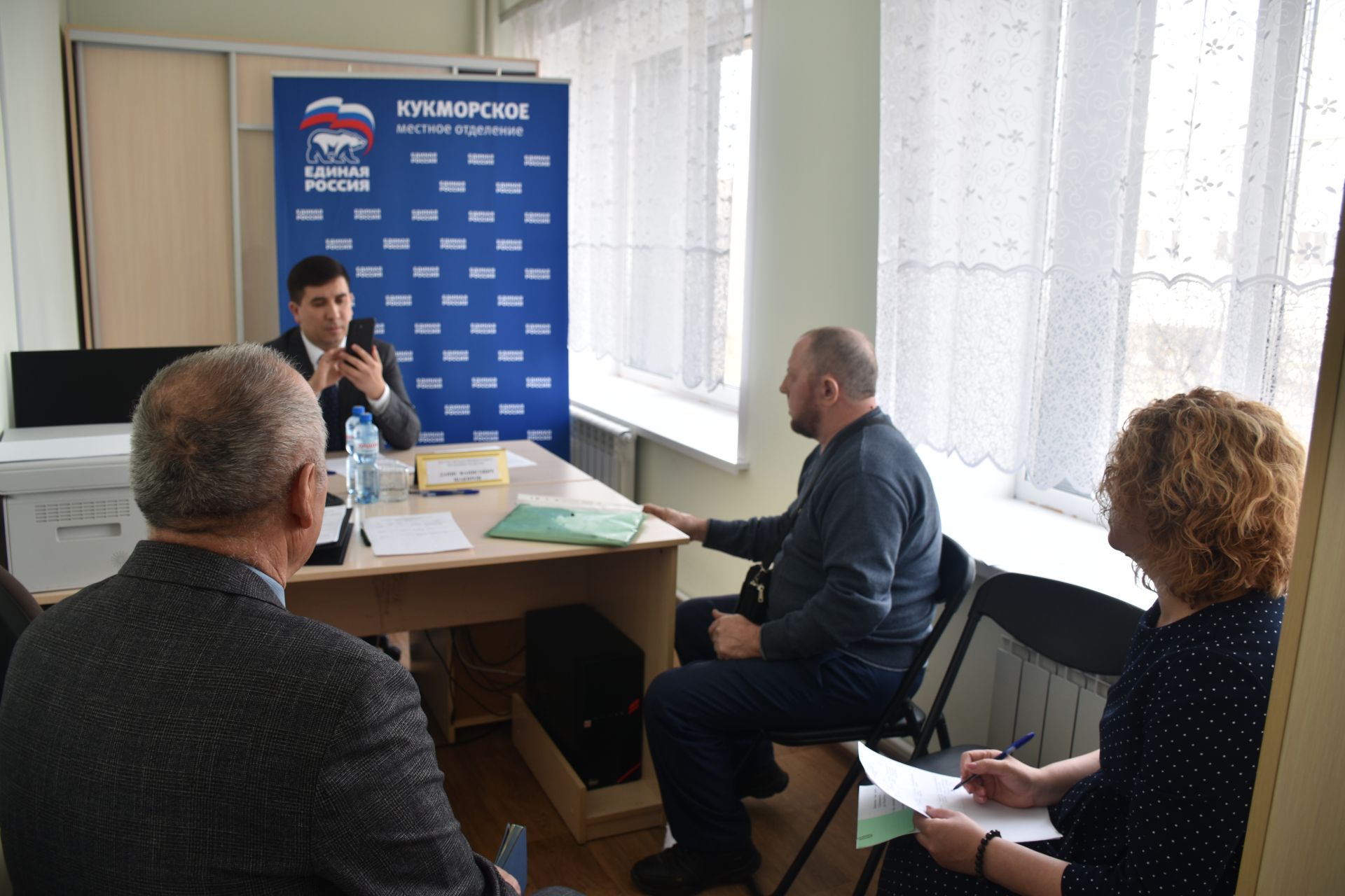 «Бердәм Россия» көне кысаларында Дәүләт Советы депутаты Данис Шакиров Кукмарада халыкны кабул итте