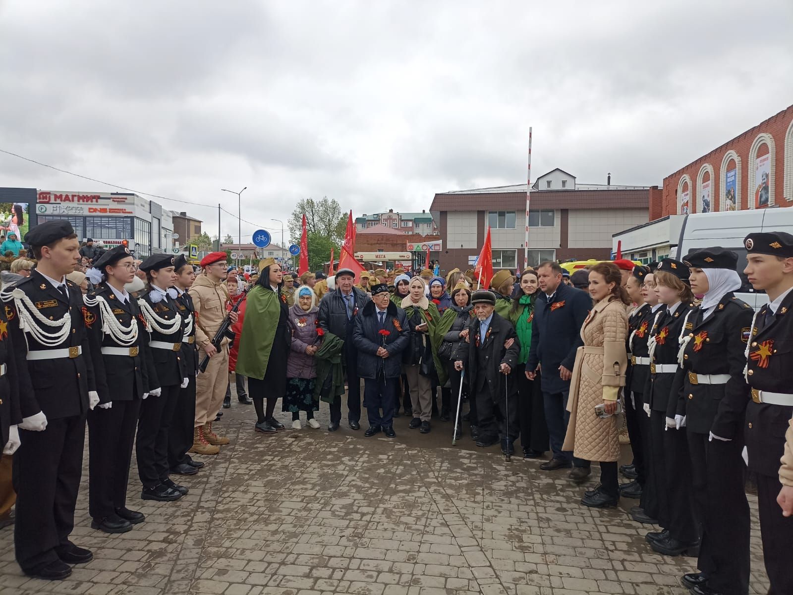 Память, музыка и единство: В Кукморе прошли торжества в честь 80-летия Победы (фоторепортаж)
