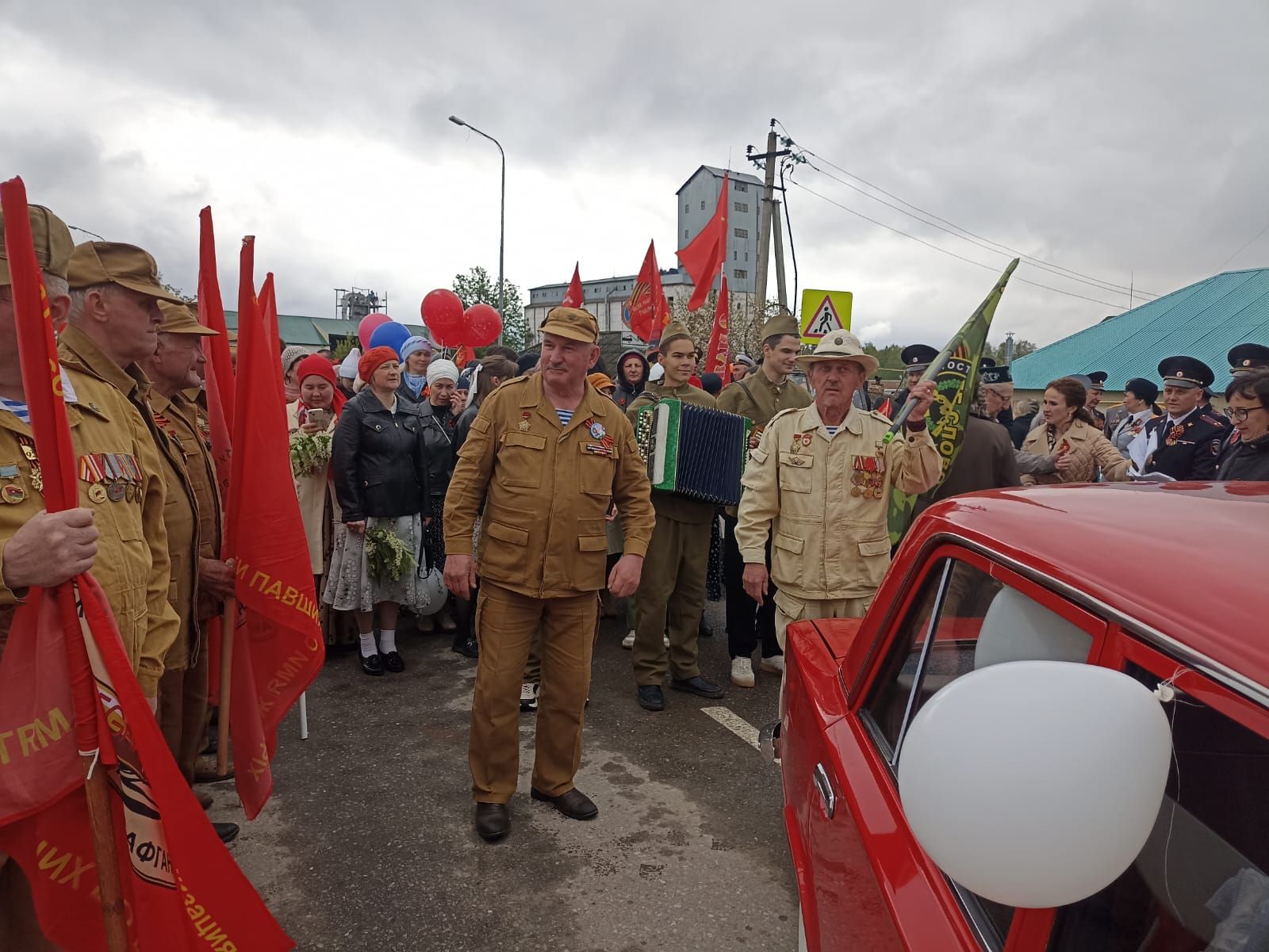 Память, музыка и единство: В Кукморе прошли торжества в честь 80-летия Победы (фоторепортаж)