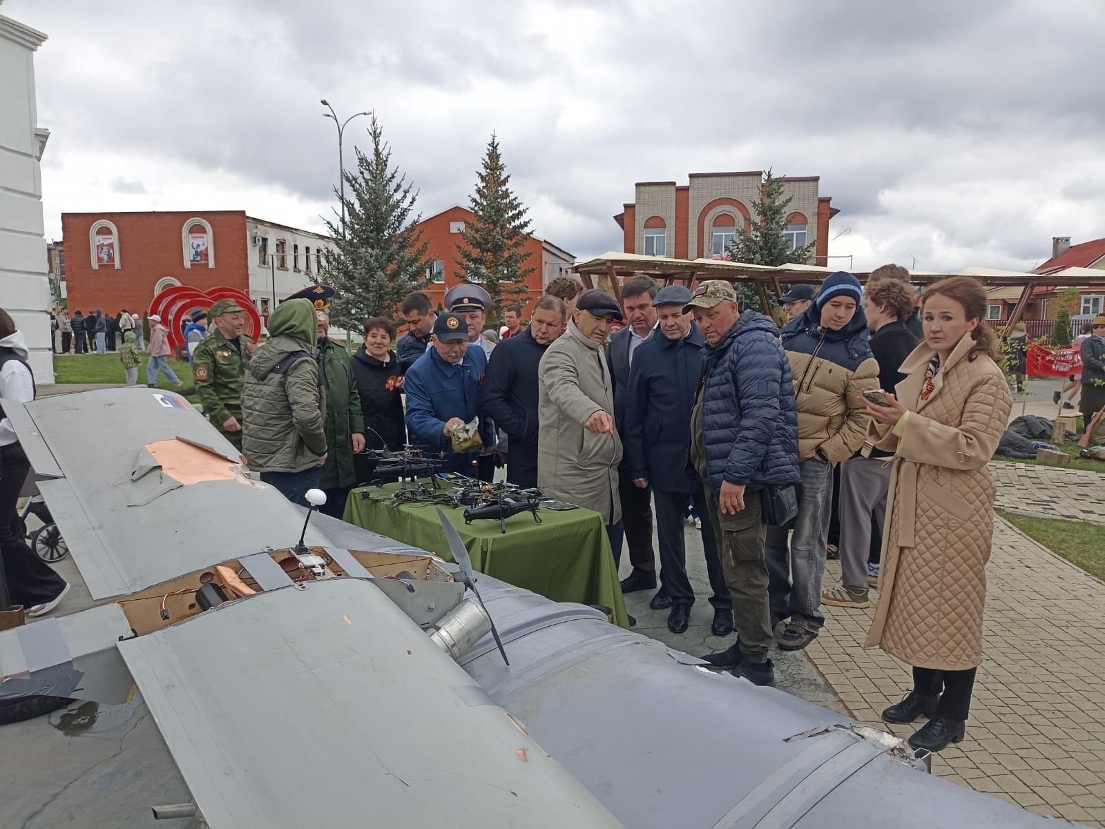 Память, музыка и единство: В Кукморе прошли торжества в честь 80-летия Победы (фоторепортаж)