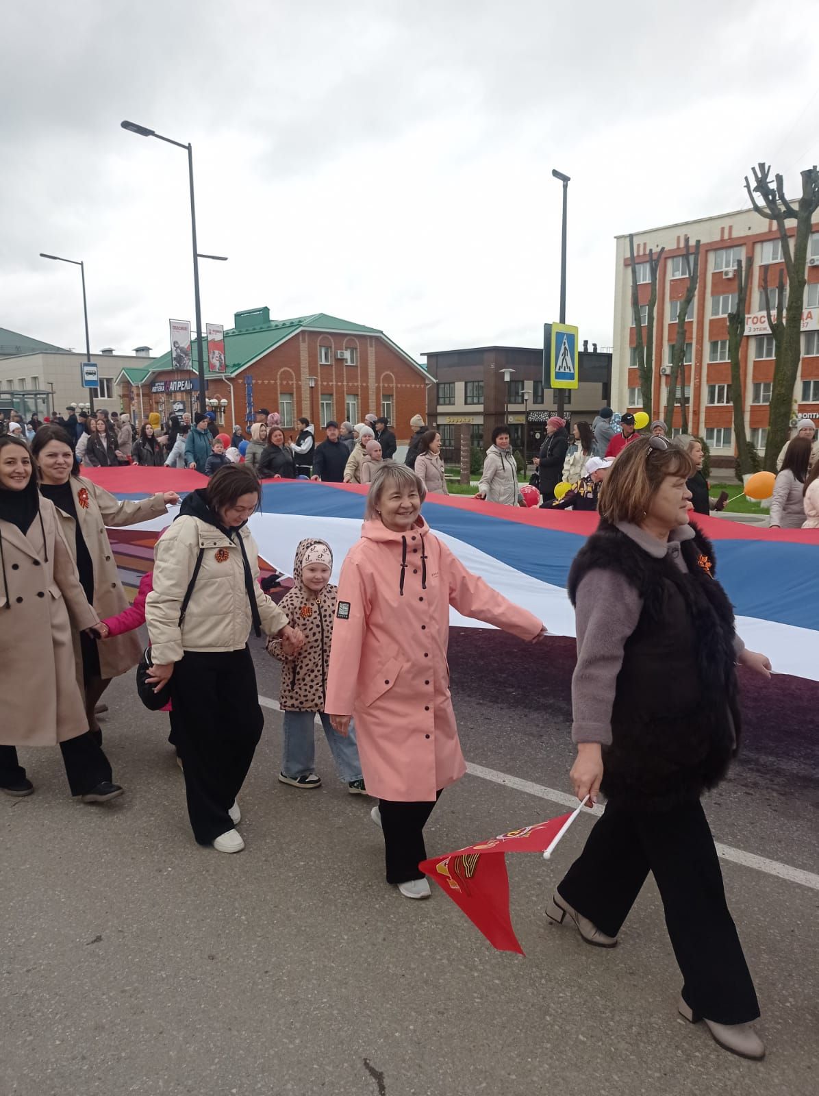 Память, музыка и единство: В Кукморе прошли торжества в честь 80-летия Победы (фоторепортаж)
