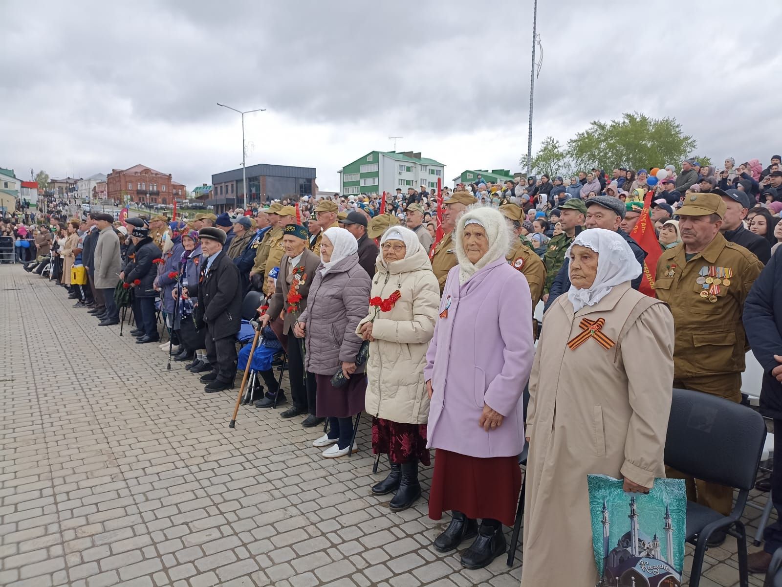 Память, музыка и единство: В Кукморе прошли торжества в честь 80-летия Победы (фоторепортаж)