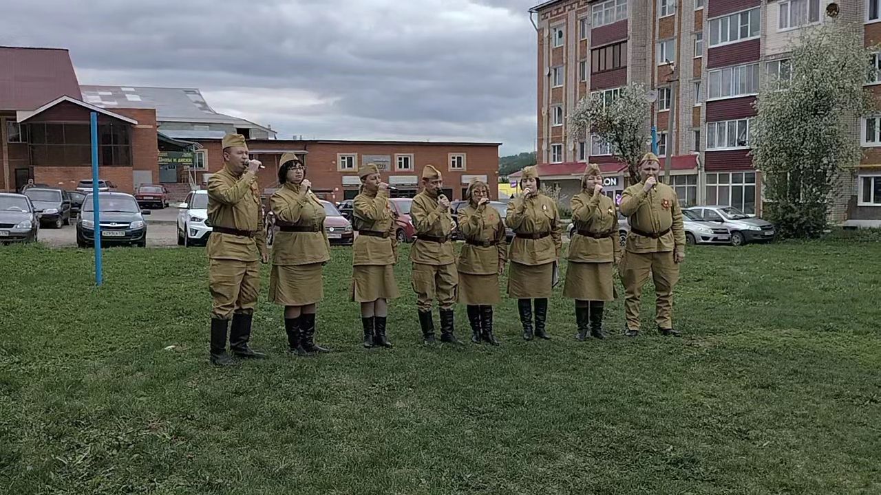 Память, музыка и единство: В Кукморе прошли торжества в честь 80-летия Победы (фоторепортаж)